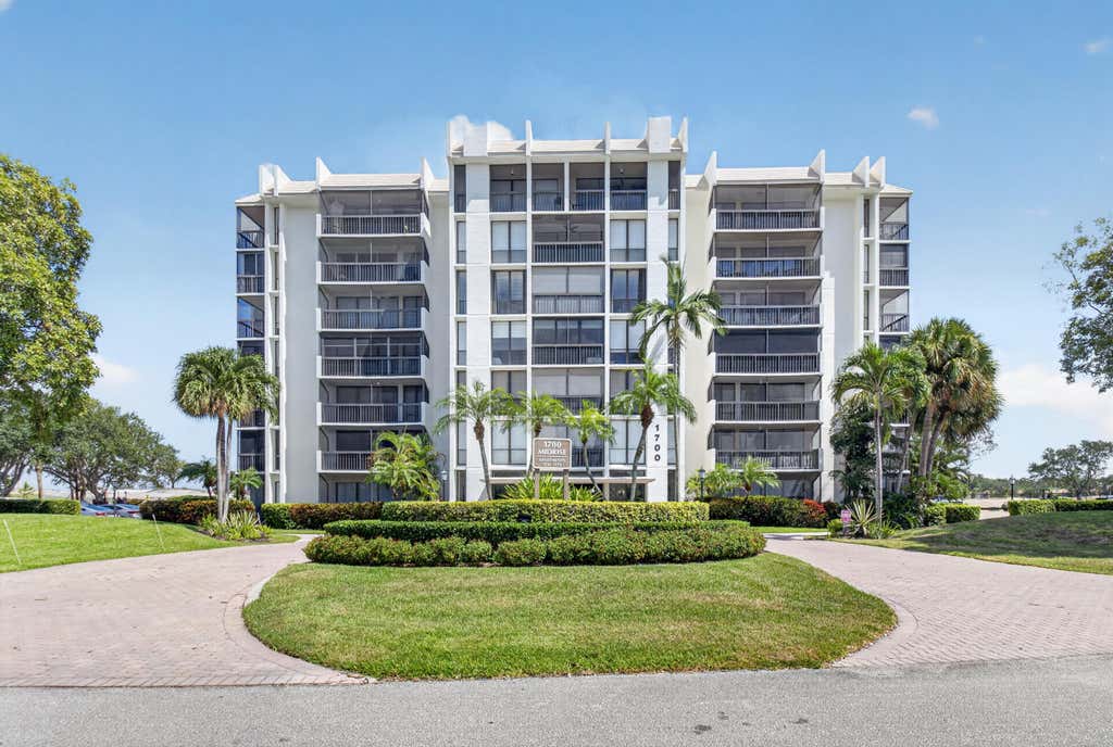 Photo of 1721 Bridgewood Drive #1721, Boca Raton, FL 33434 (MLS # B26067246)