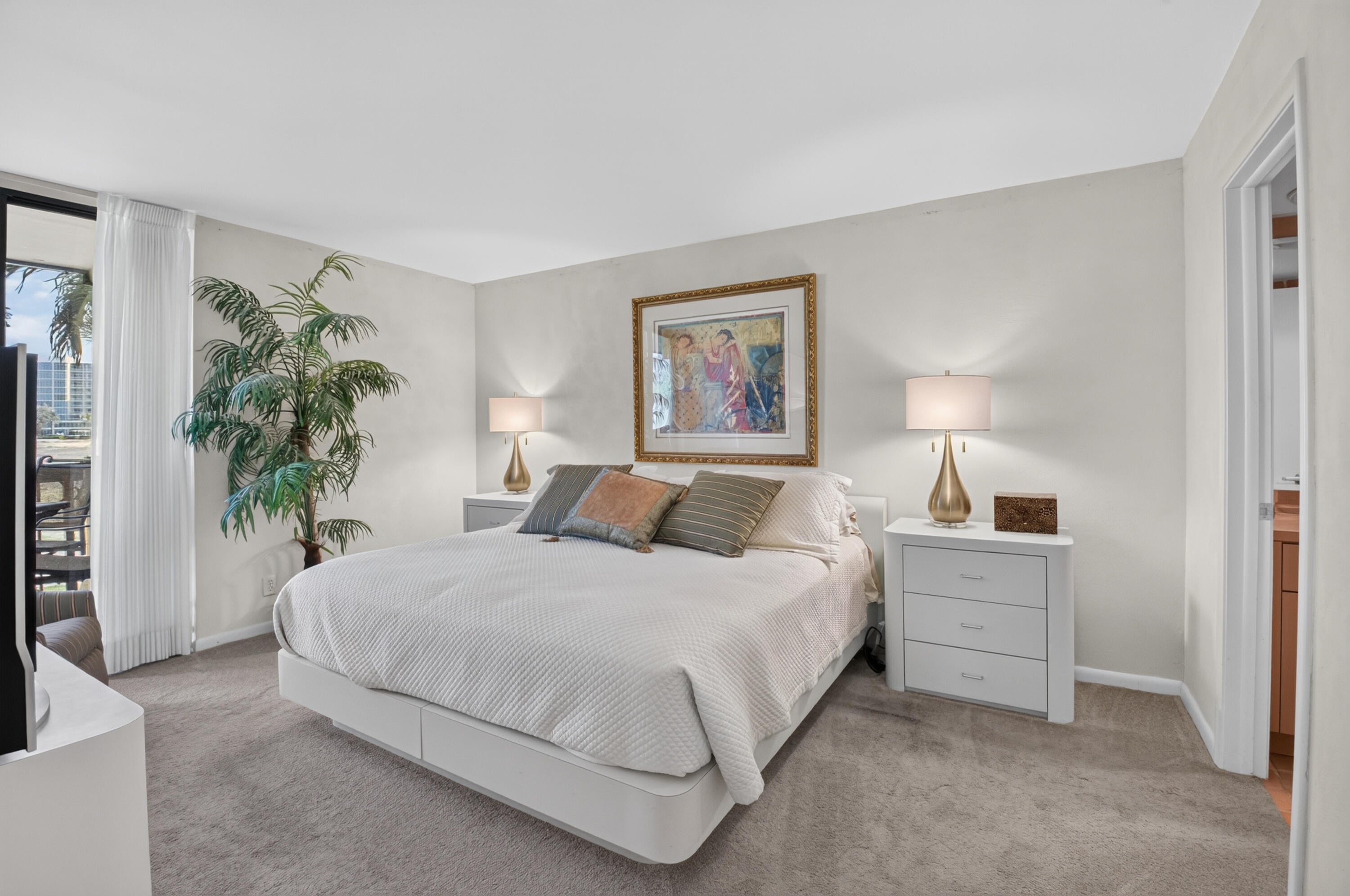 Properties | Stephanie Kaufman 1721 Bridgewood Drive