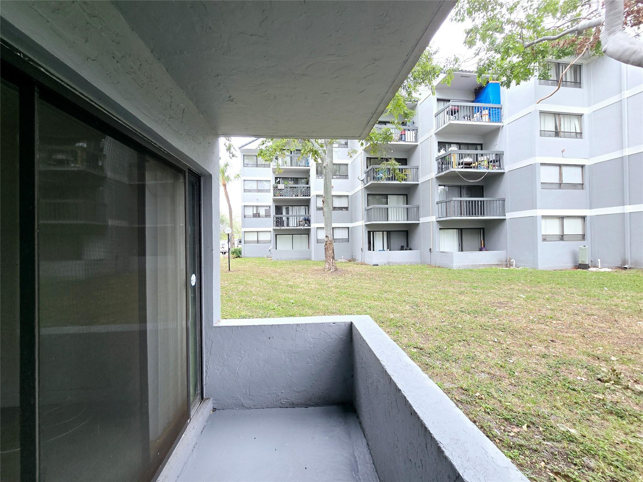 Presidential Golfview Con - Residential Lease