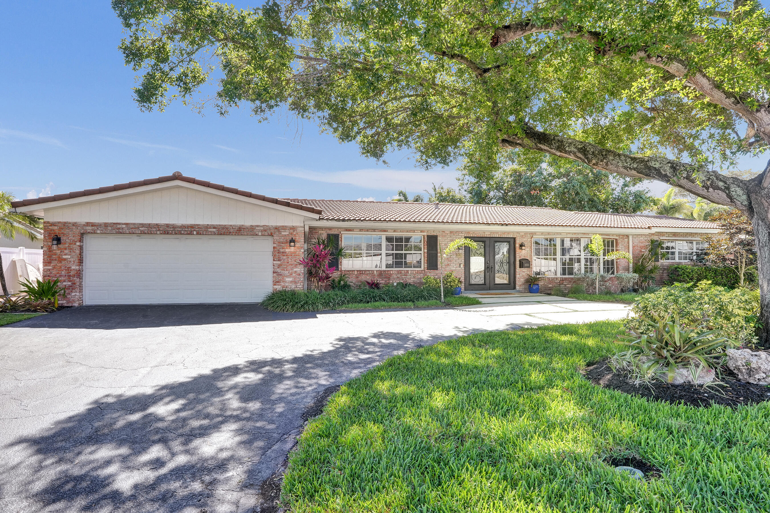 CORAL RIDGE COUNTRY CLUB - Residential