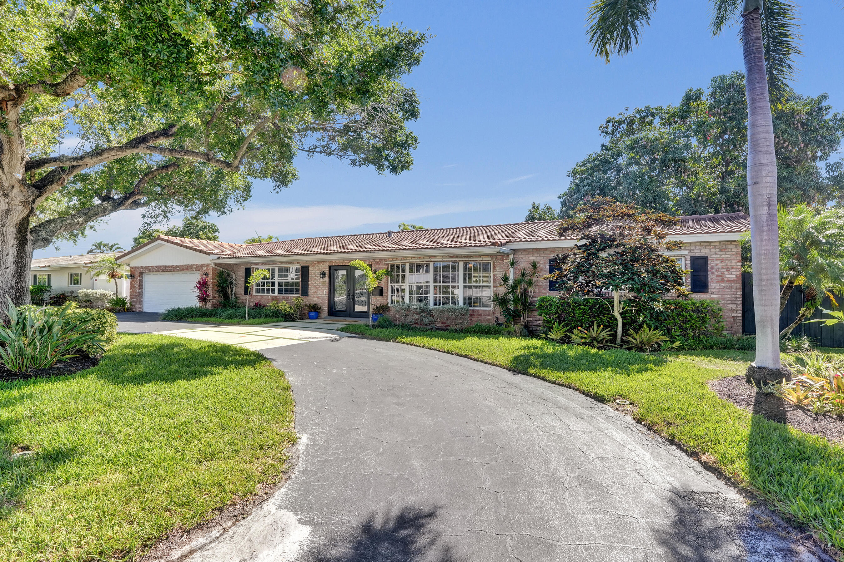 CORAL RIDGE COUNTRY CLUB - Residential