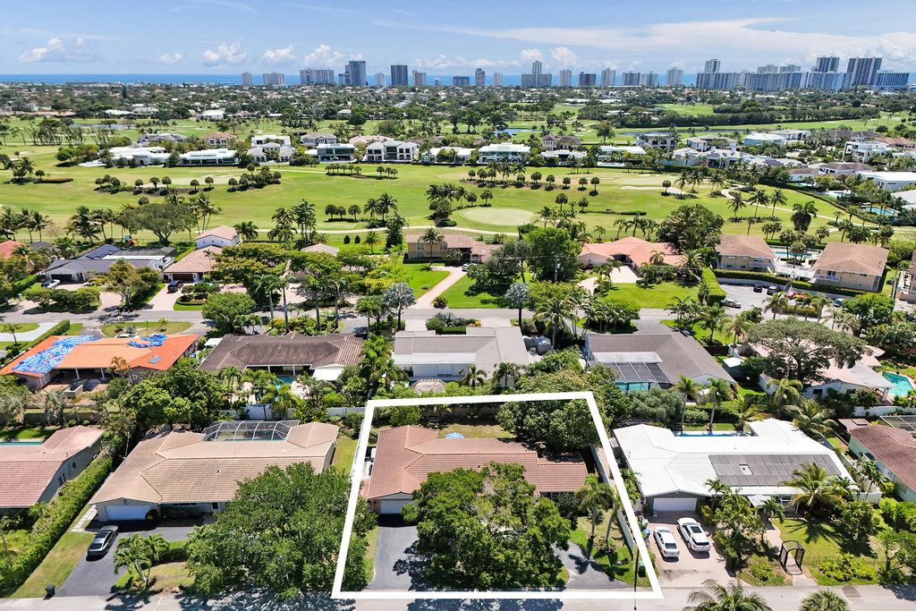 Photo of 3930 NE 21st Avenue, Fort Lauderdale, FL 33308 (MLS # B26026385)