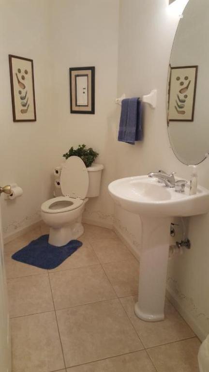 CASTLE PINES CONDOMINIUM - Residential Lease