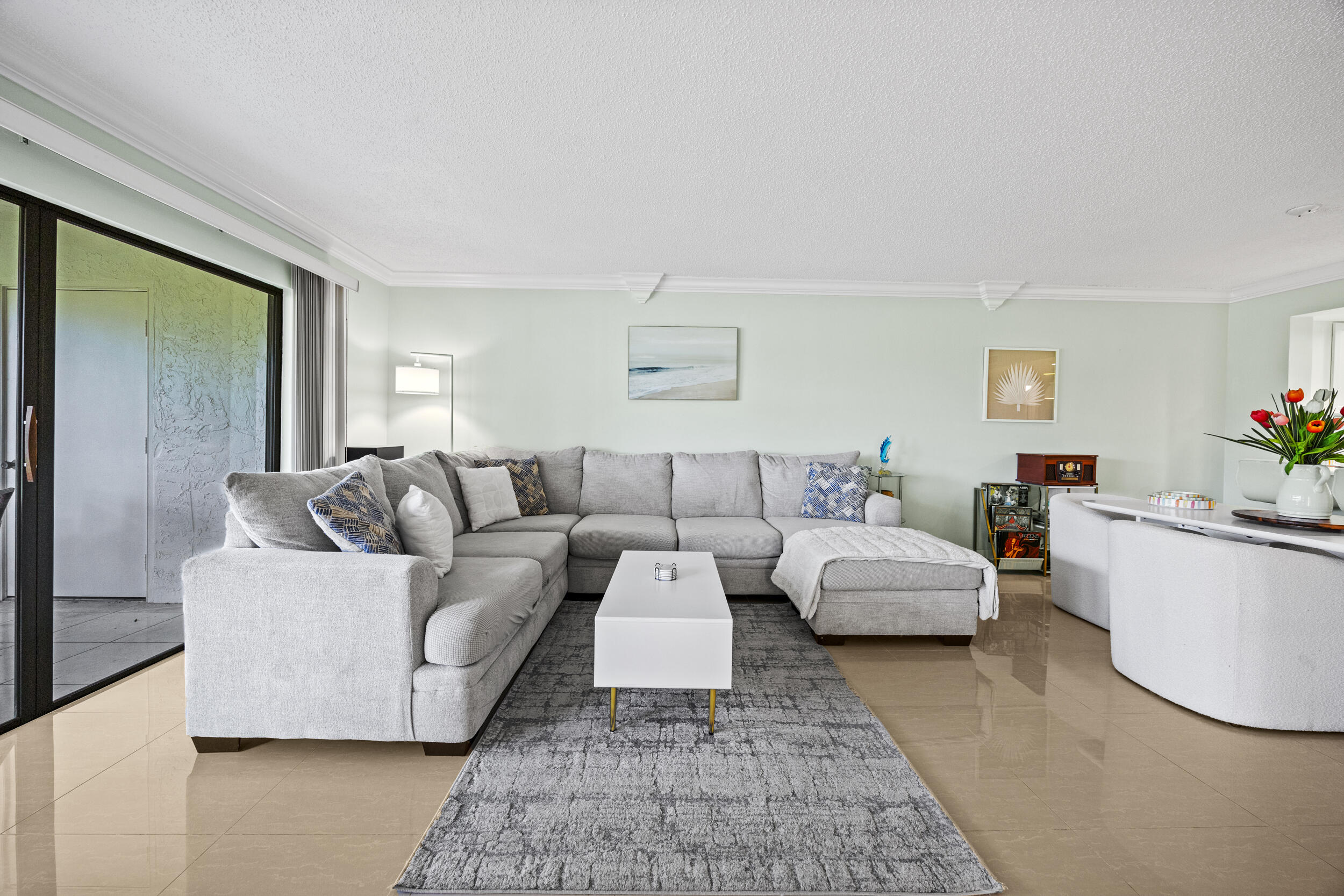 BRIARWOOD CONDO - Residential Lease