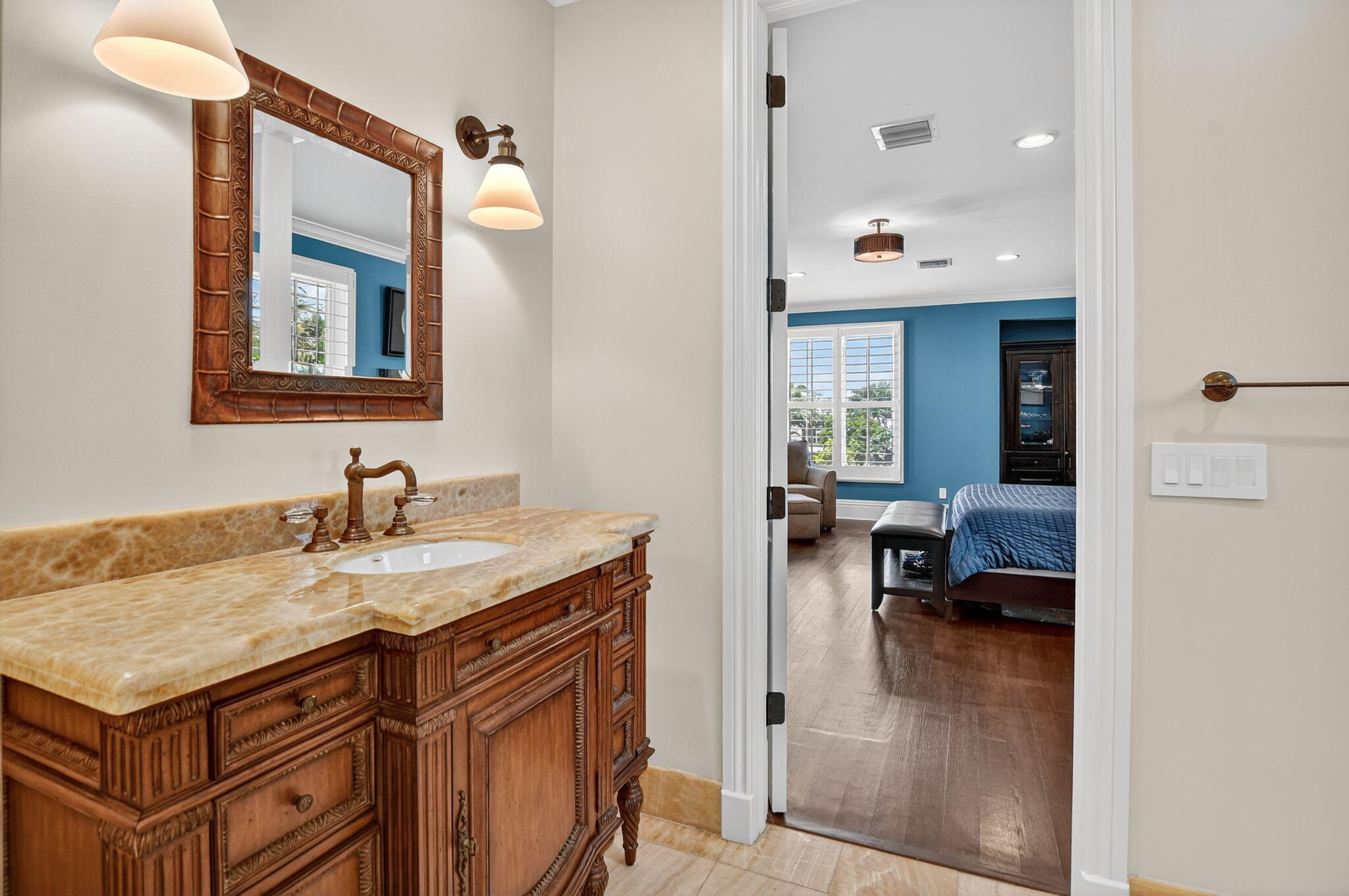 ROYAL PALM YACHT & COUNTRY CLUB - Residential