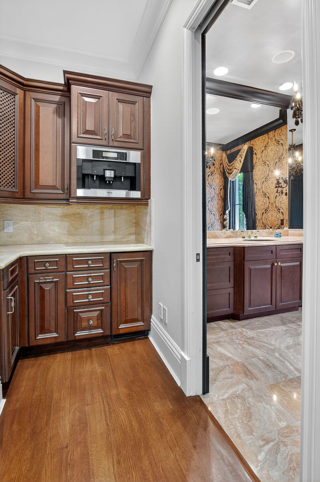 ROYAL PALM YACHT & COUNTRY CLUB - Residential