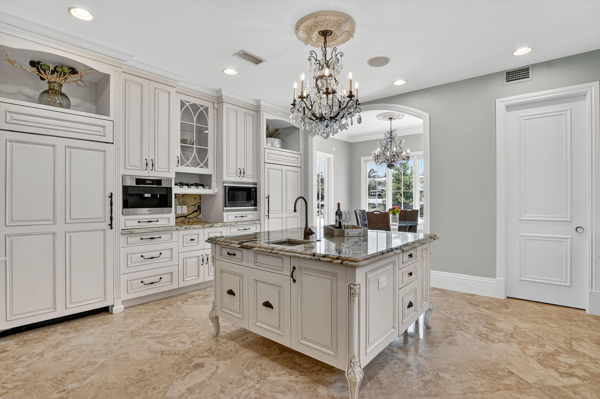 ROYAL PALM YACHT & COUNTRY CLUB - Residential