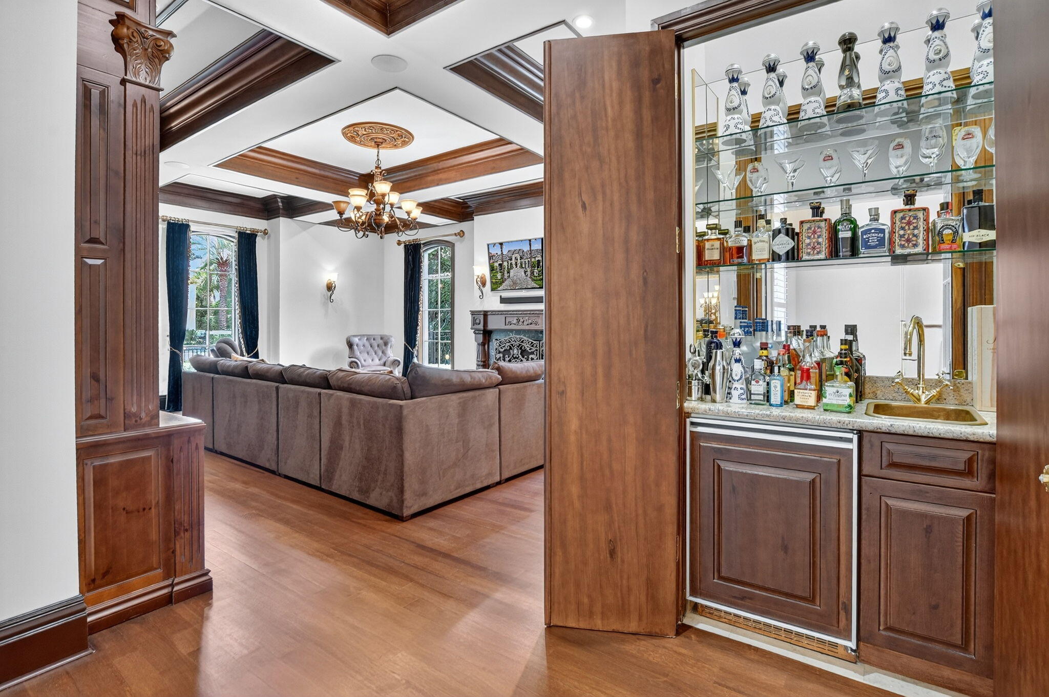 ROYAL PALM YACHT & COUNTRY CLUB - Residential