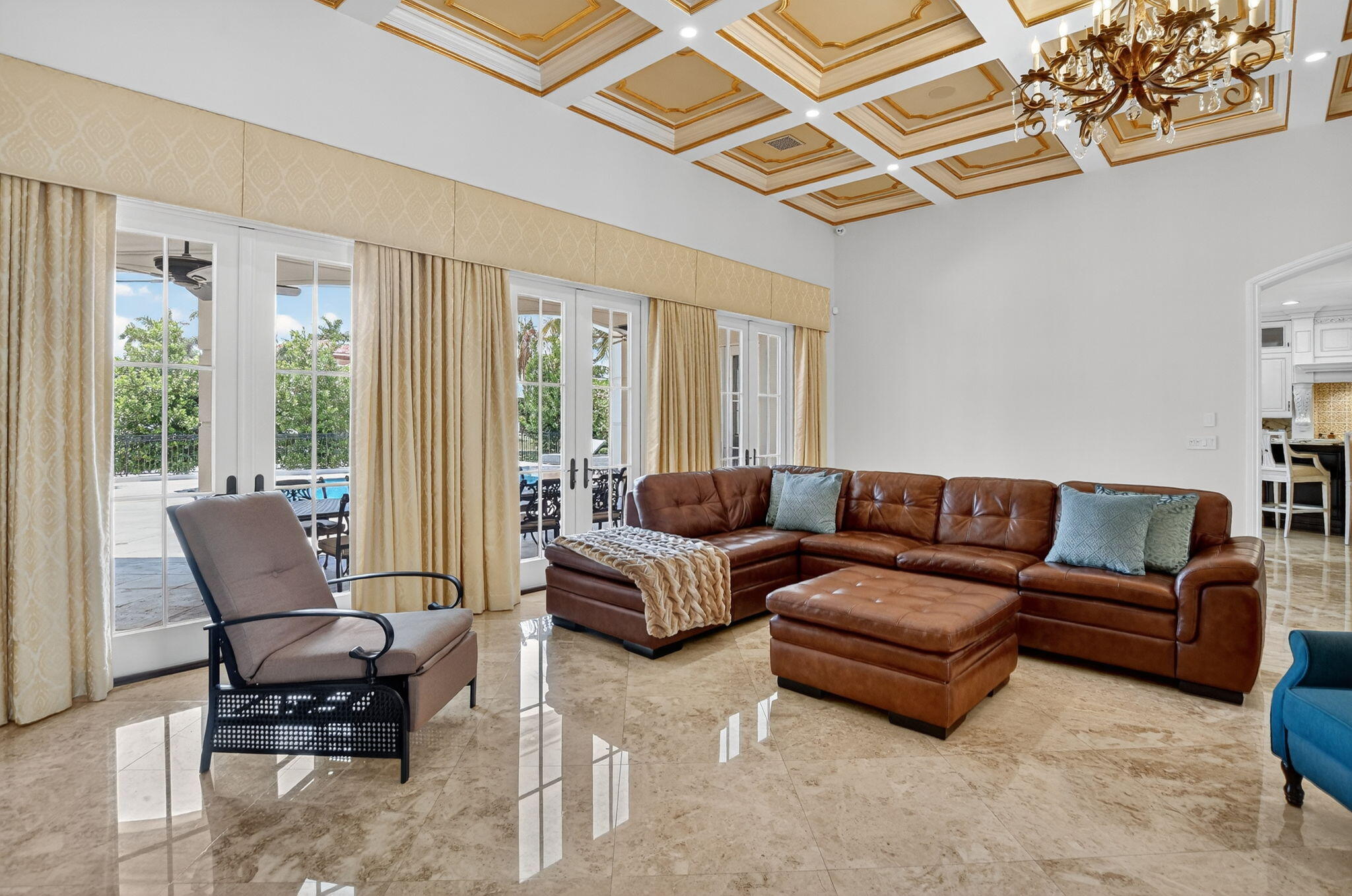 ROYAL PALM YACHT & COUNTRY CLUB - Residential