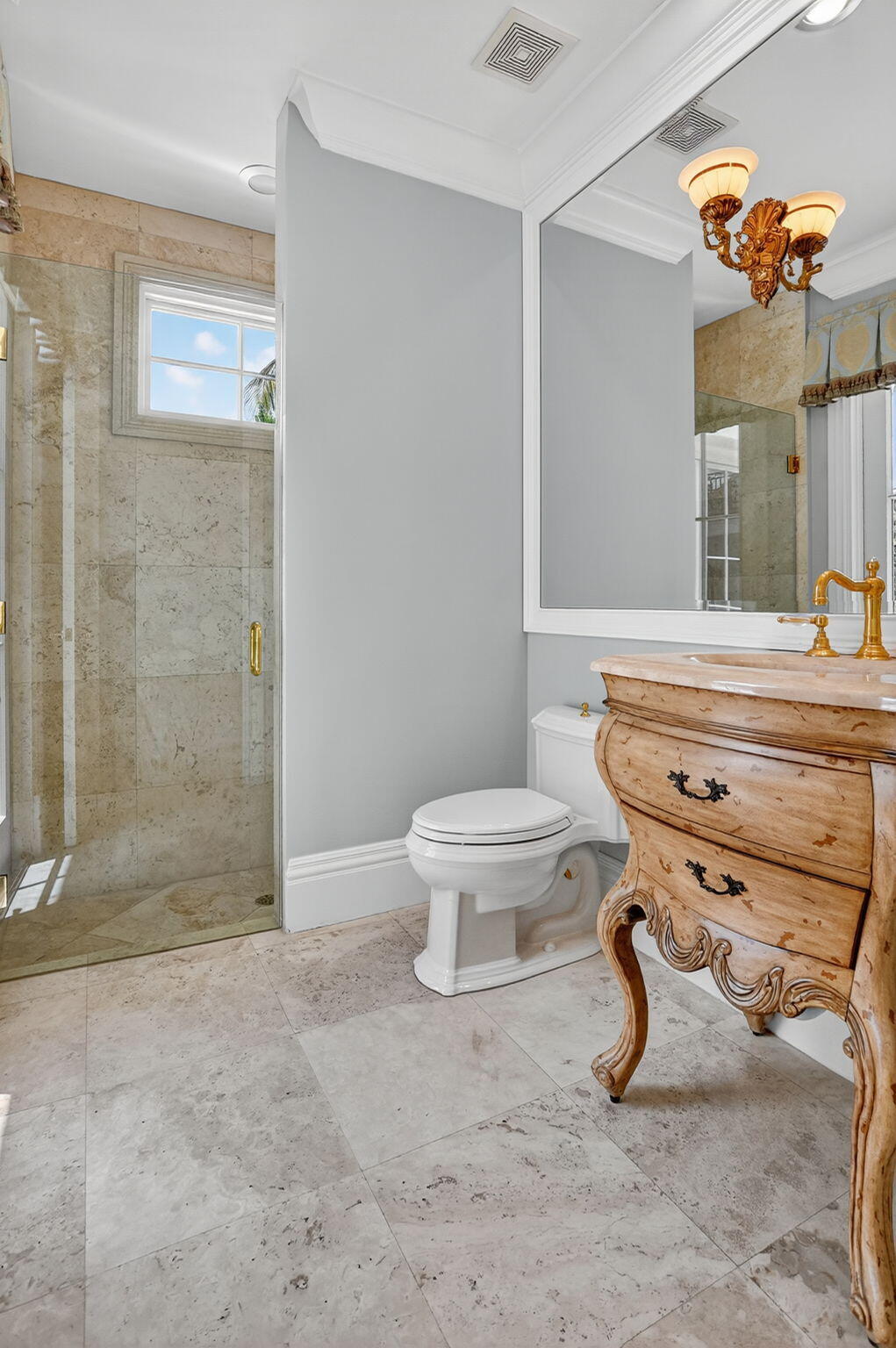 ROYAL PALM YACHT & COUNTRY CLUB - Residential