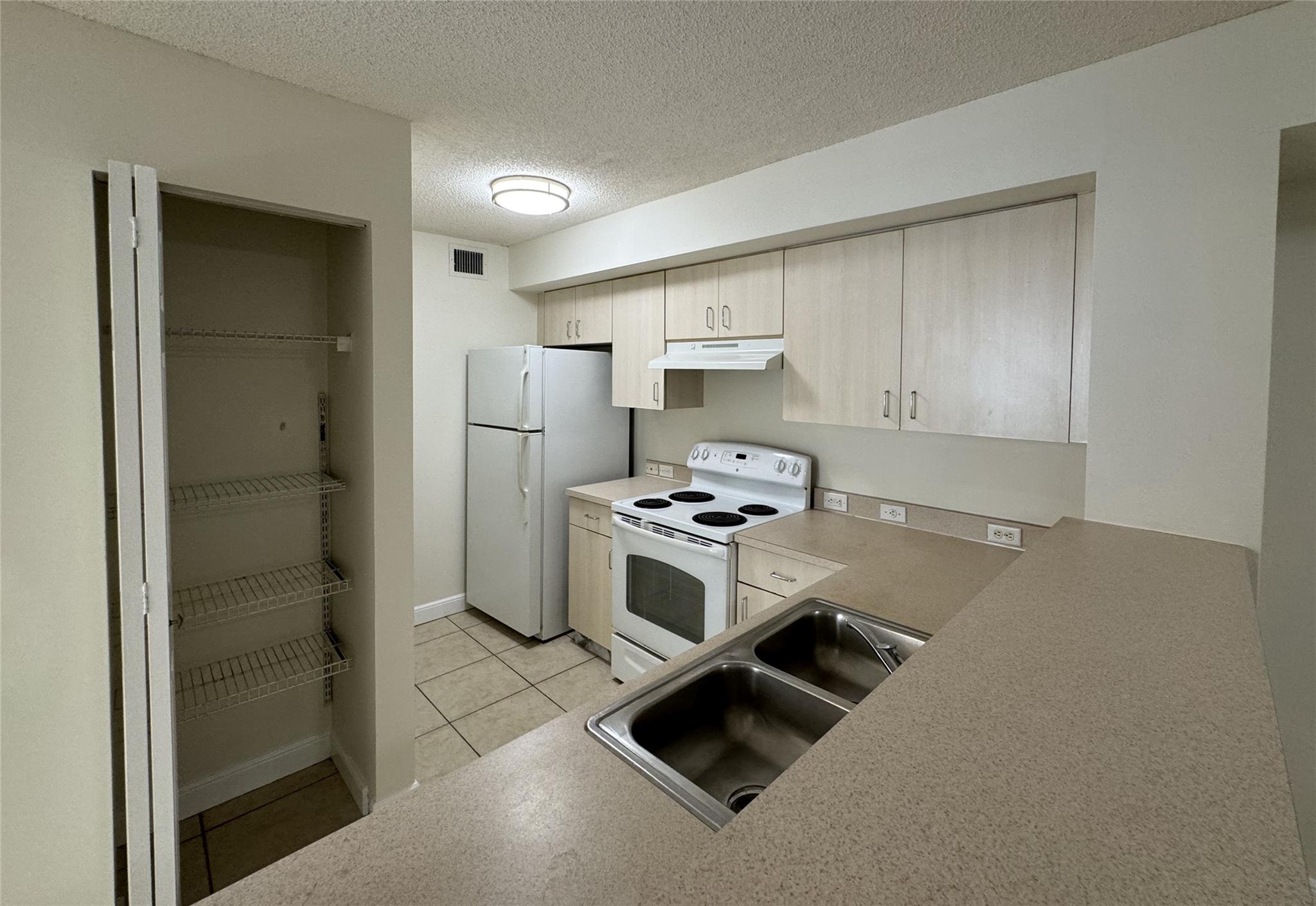 Devonaire Condominium - Residential