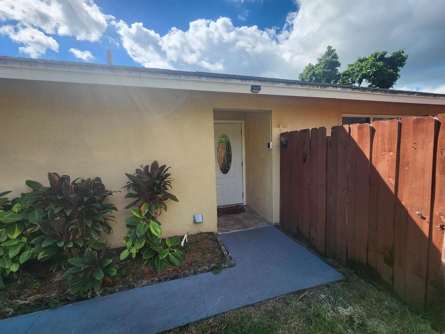 PROFESSIONALLY MANAGED 4 BEDROOMS 2 BATHS HOME. REMODELED, TILE THROUGHOUT WITH NEWER COUNTER TOPS AND NEWER FIXTURES. OVERSIZED BEDROOMS WITH PLENTY OF CLOSET SPACE. ALL YOUR CLIENTS ARE SURE TO BE IMPRESSED. VERY QUIET AND NICE COMMUNITY, CLOSE TO i-95, TURNPIKE, SHOPPING CENTER AND MALLS.ITS A MUST SEE!!!