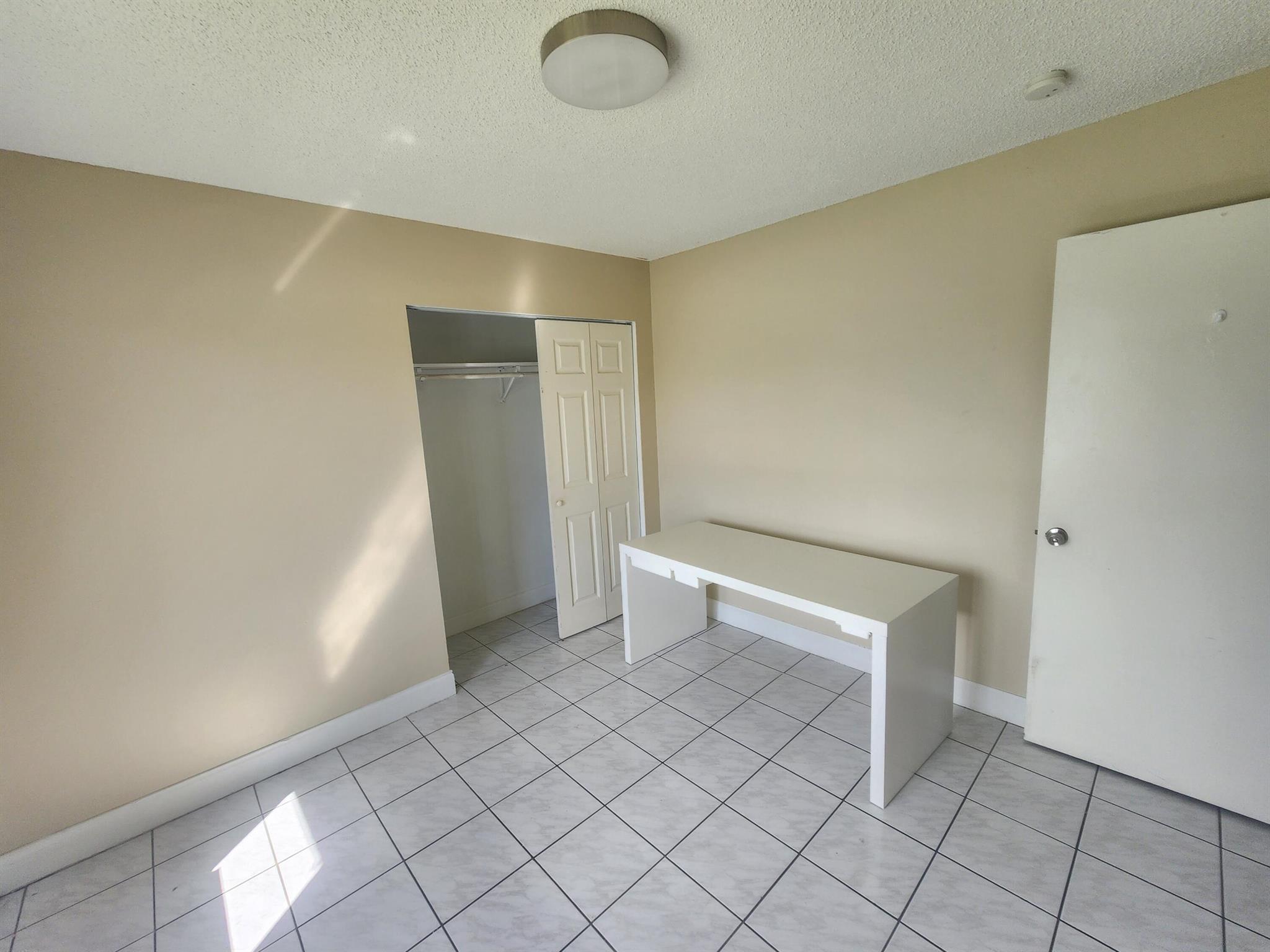 Summit Pines Un 04 - Residential Lease