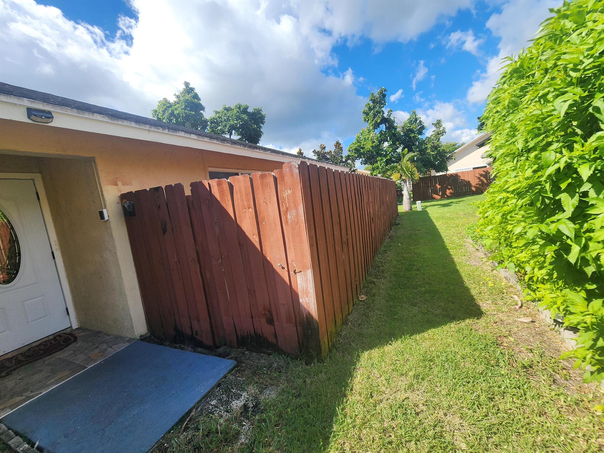 Summit Pines Un 04 - Residential Lease