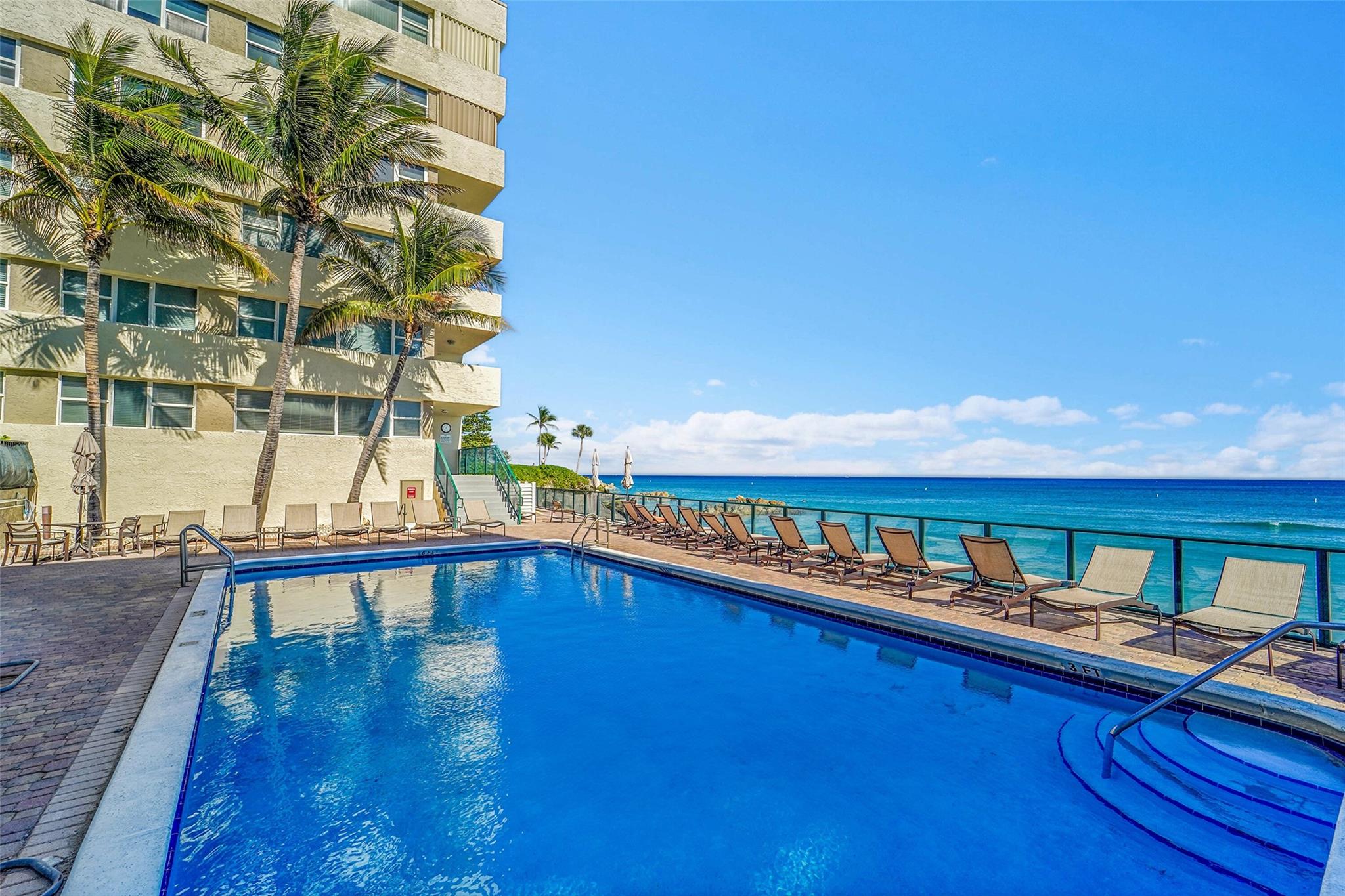 1239 Hillsboro Mile 109