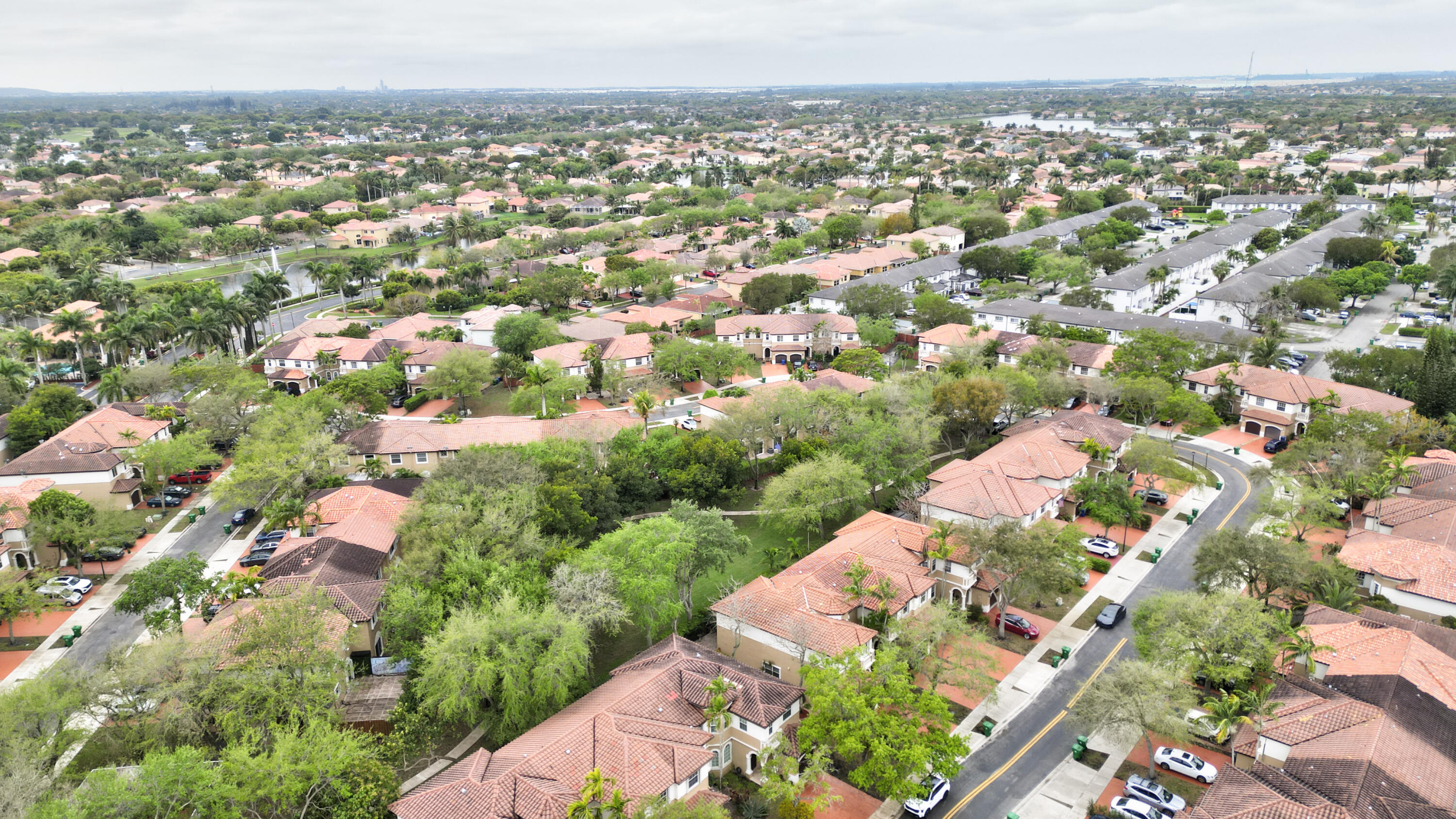 BELLAGIO AT VIZCAYA - Residential