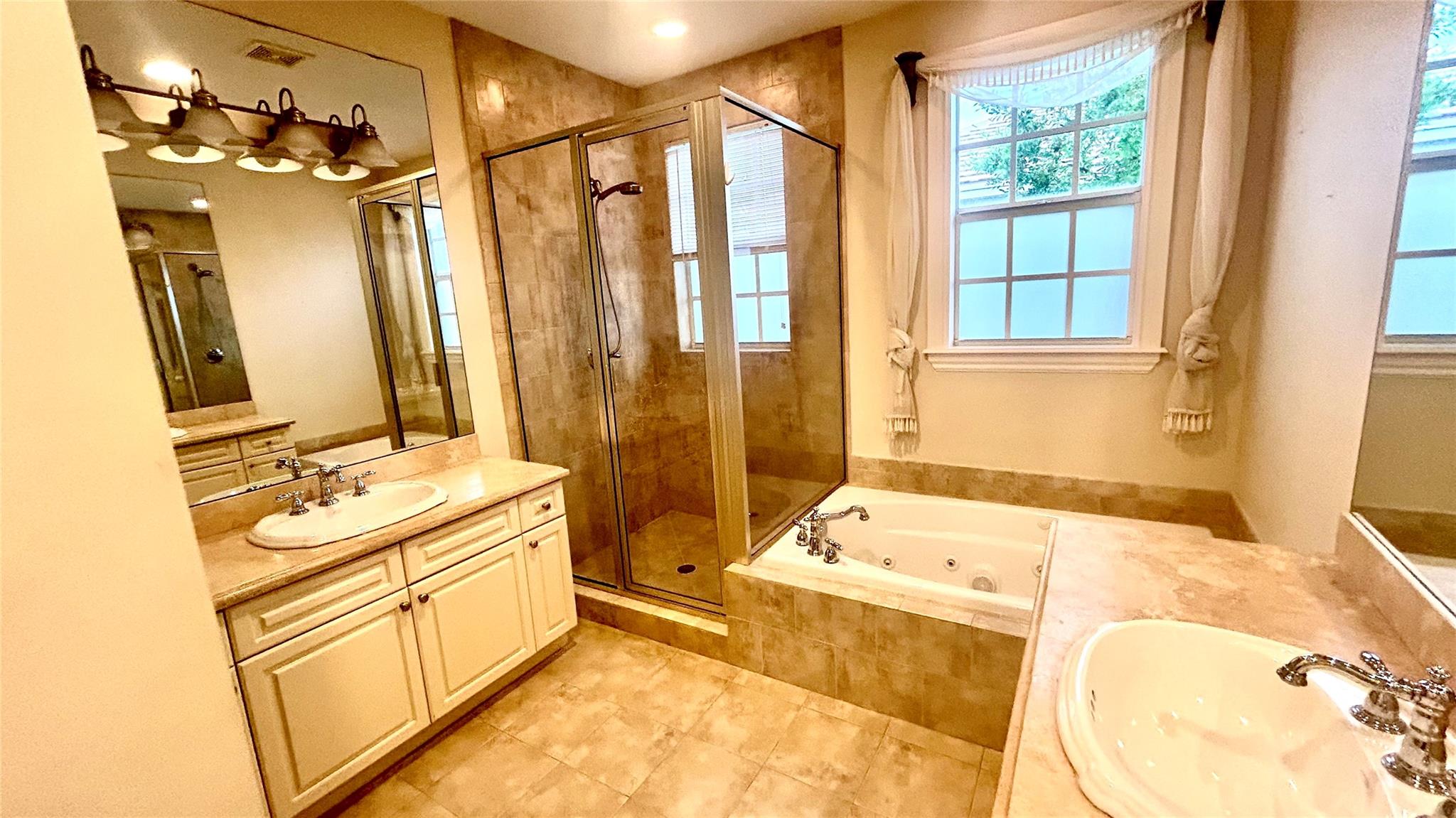 HIGHLAND ESTATES - Residential Lease