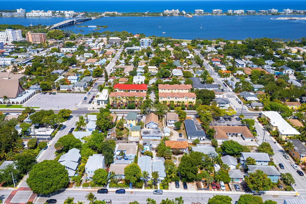 Photo of 215 S Federal Highway #2 Rear, Lake Worth Beach, FL 33460 (MLS # B26010028)