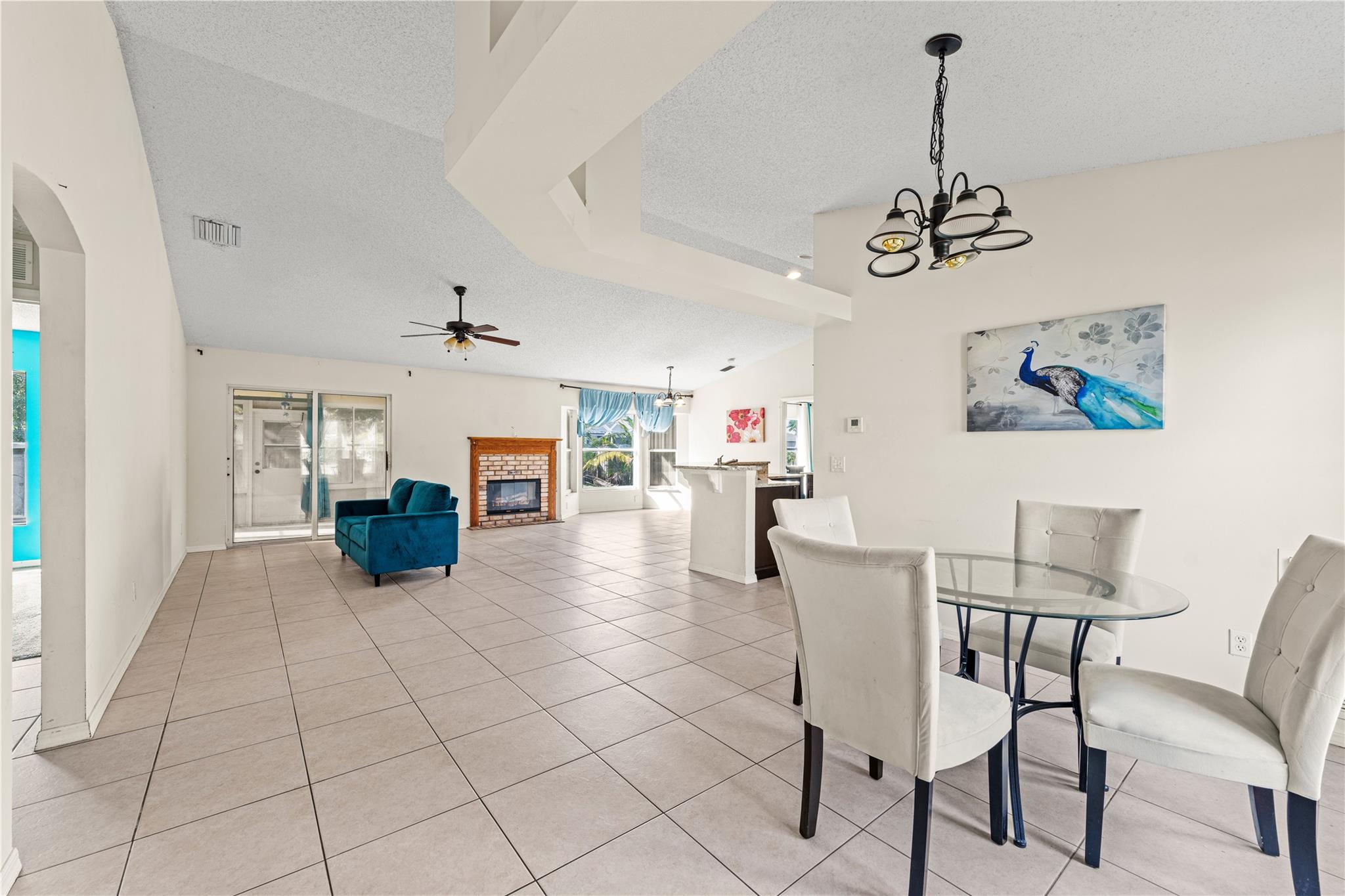 1998 SE Esterbrook St