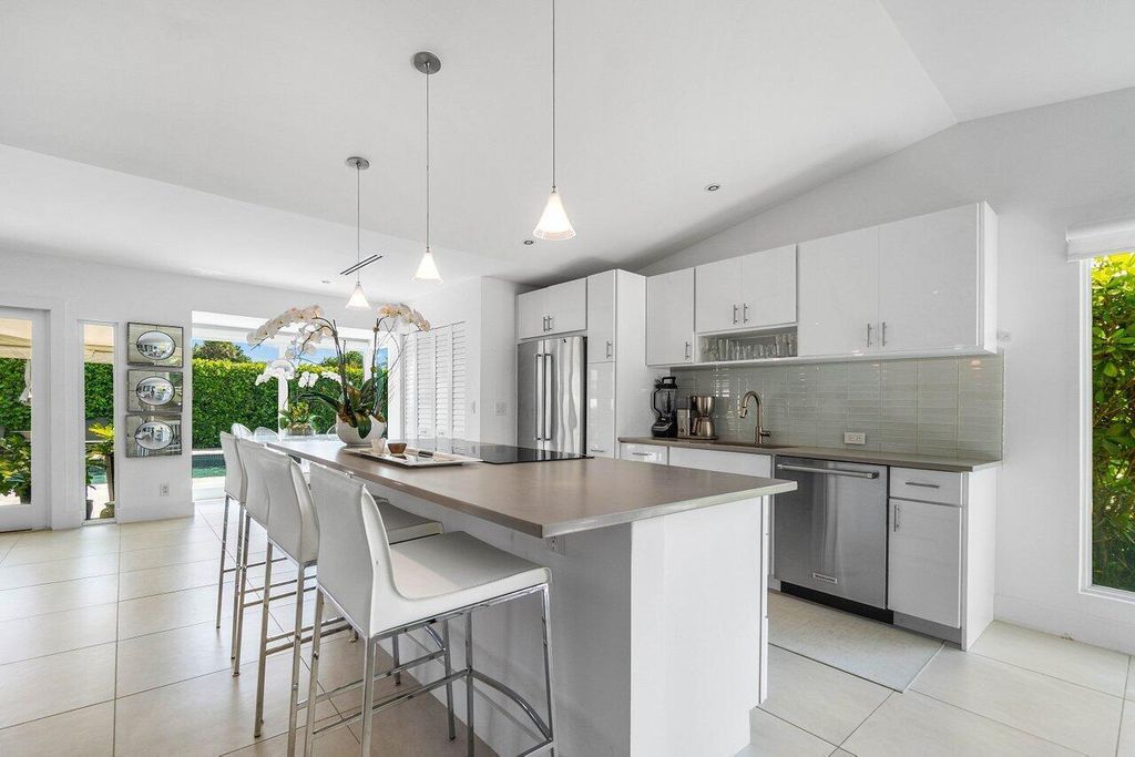 Photo of 2320 Las Casitas Drive, Wellington, FL 33414 (MLS # B26009661)