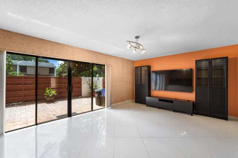 Tiny photo for 3909 Parkside Lane #234, Hollywood, FL 33021 (MLS # B26031961)