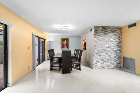 Tiny photo for 3909 Parkside Lane #234, Hollywood, FL 33021 (MLS # B26031961)