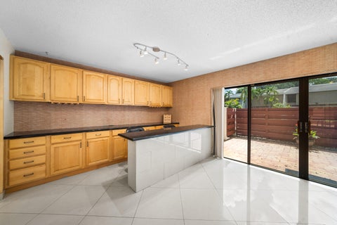 Tiny photo for 3909 Parkside Lane #234, Hollywood, FL 33021 (MLS # B26031961)