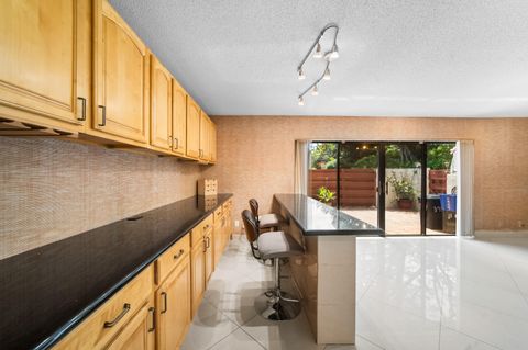 Tiny photo for 3909 Parkside Lane #234, Hollywood, FL 33021 (MLS # B26031961)