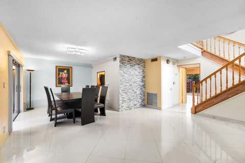 Tiny photo for 3909 Parkside Lane #234, Hollywood, FL 33021 (MLS # B26031961)