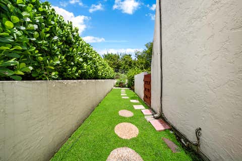 Tiny photo for 3909 Parkside Lane #234, Hollywood, FL 33021 (MLS # B26031961)