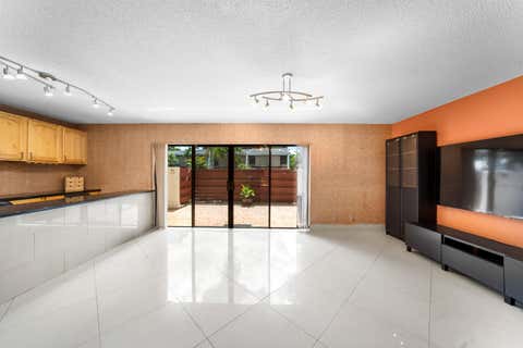 Tiny photo for 3909 Parkside Lane #234, Hollywood, FL 33021 (MLS # B26031961)