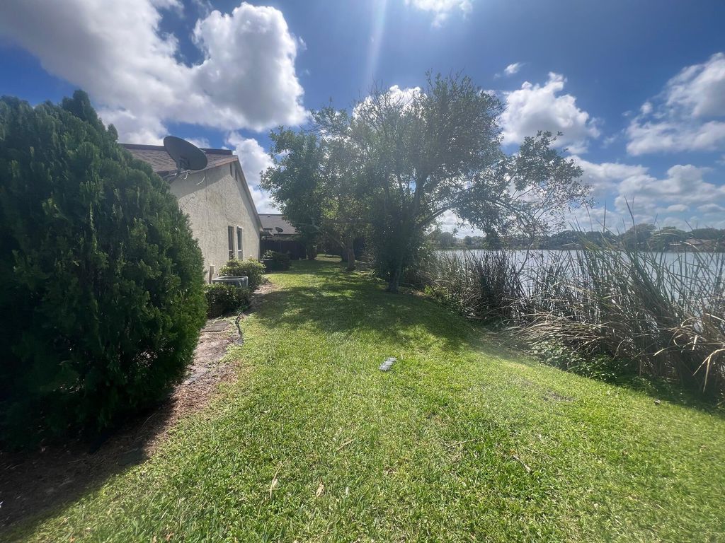 Photo of 3502 Waterview Circle, Palm Springs, FL 33461 (MLS # B26006138)