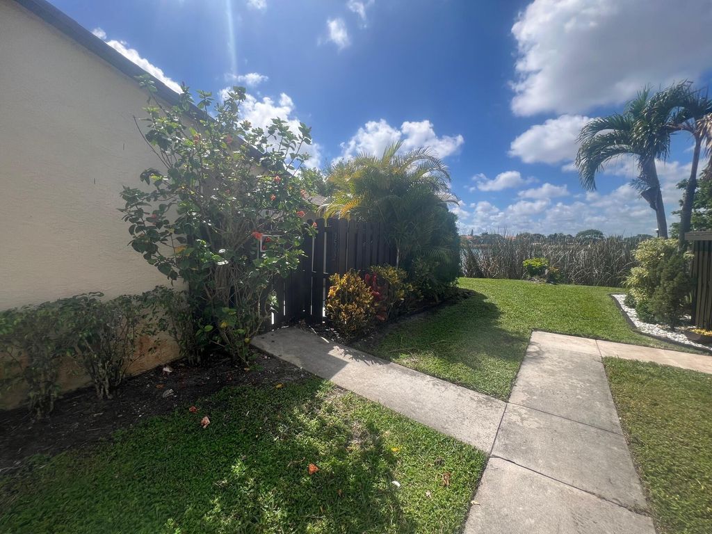 Photo of 3502 Waterview Circle, Palm Springs, FL 33461 (MLS # B26006138)