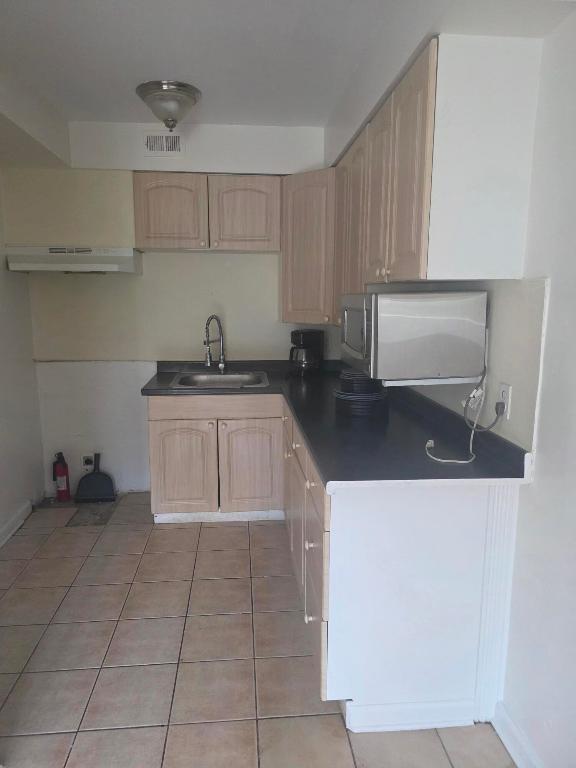 LINDEN ARMS CONDO - Residential Lease