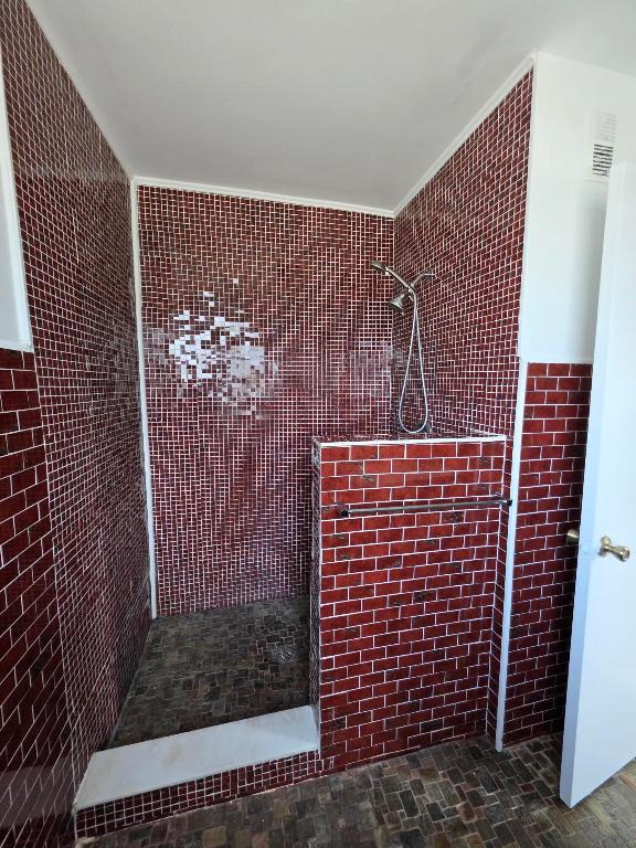 LINDEN ARMS CONDO - Residential Lease