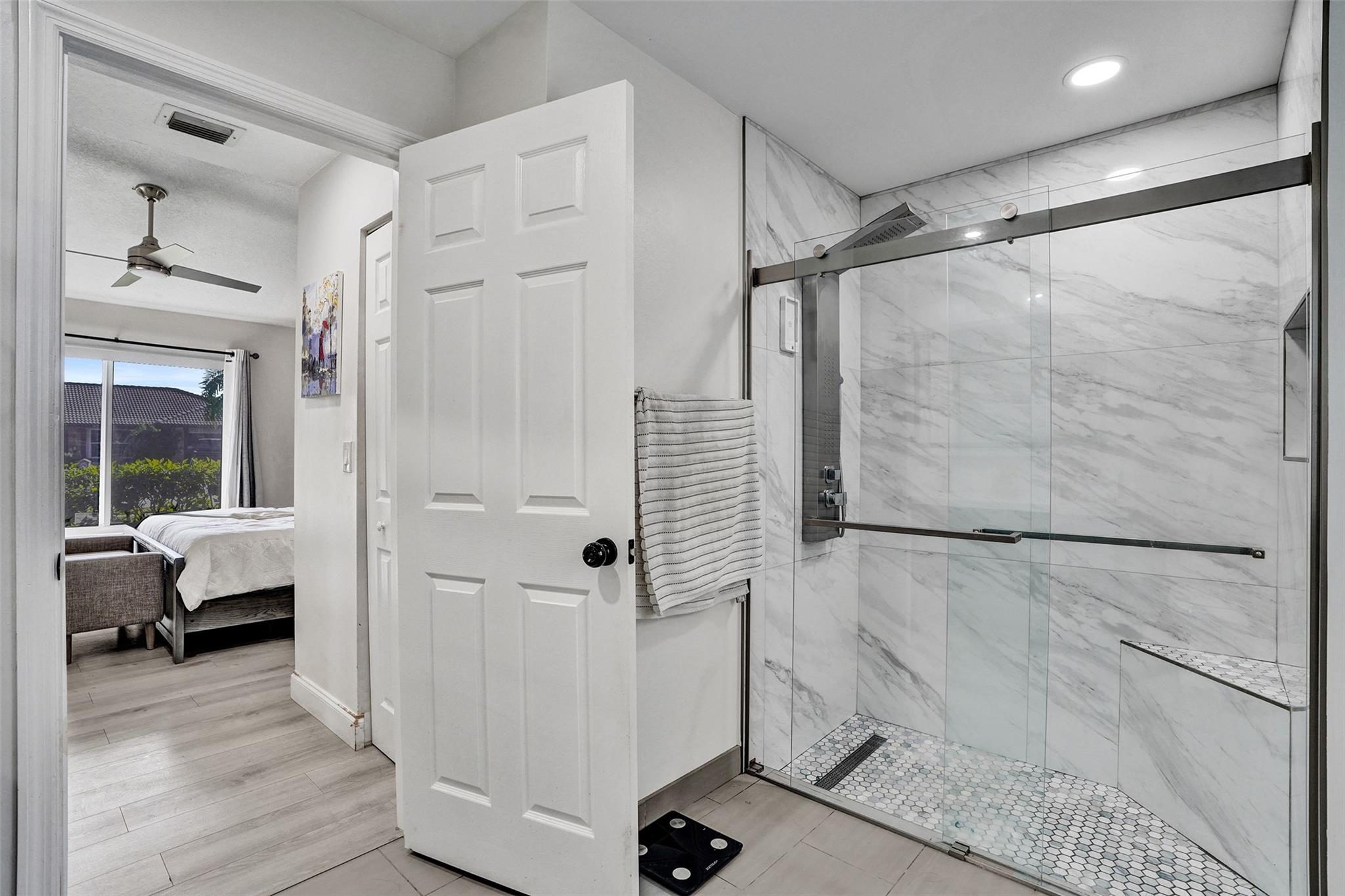 Sunflower Margate 82-38 B - Residential Lease