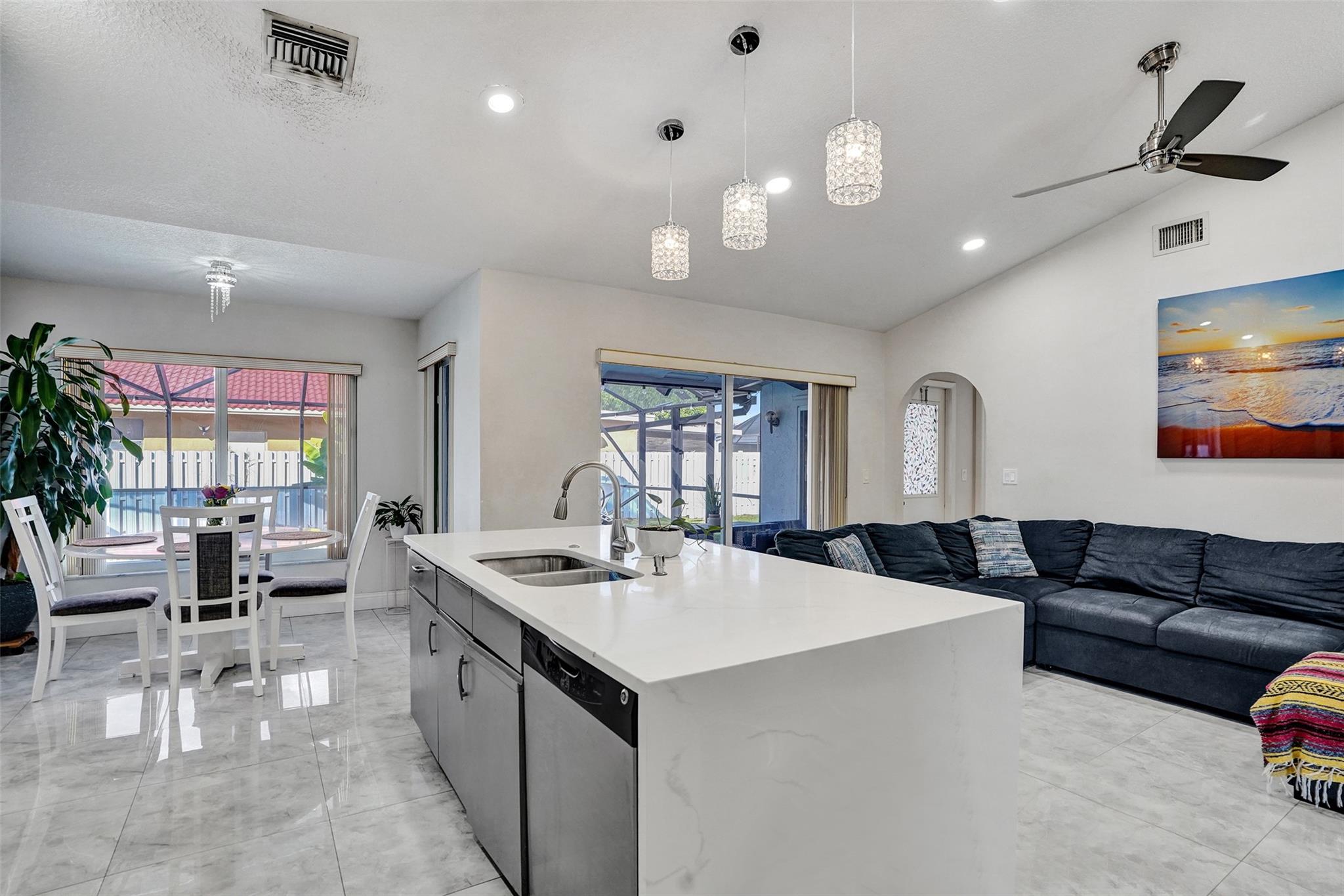 Sunflower Margate 82-38 B - Residential Lease