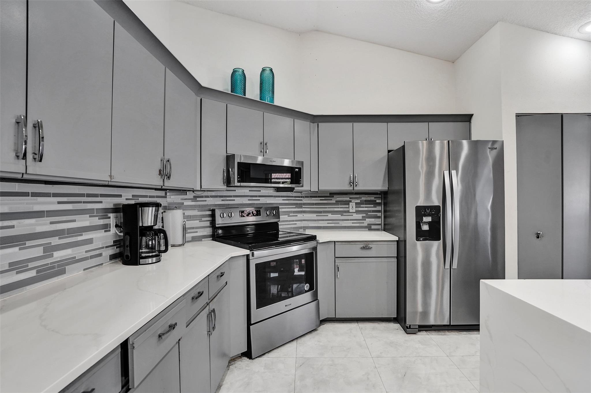 Sunflower Margate 82-38 B - Residential Lease