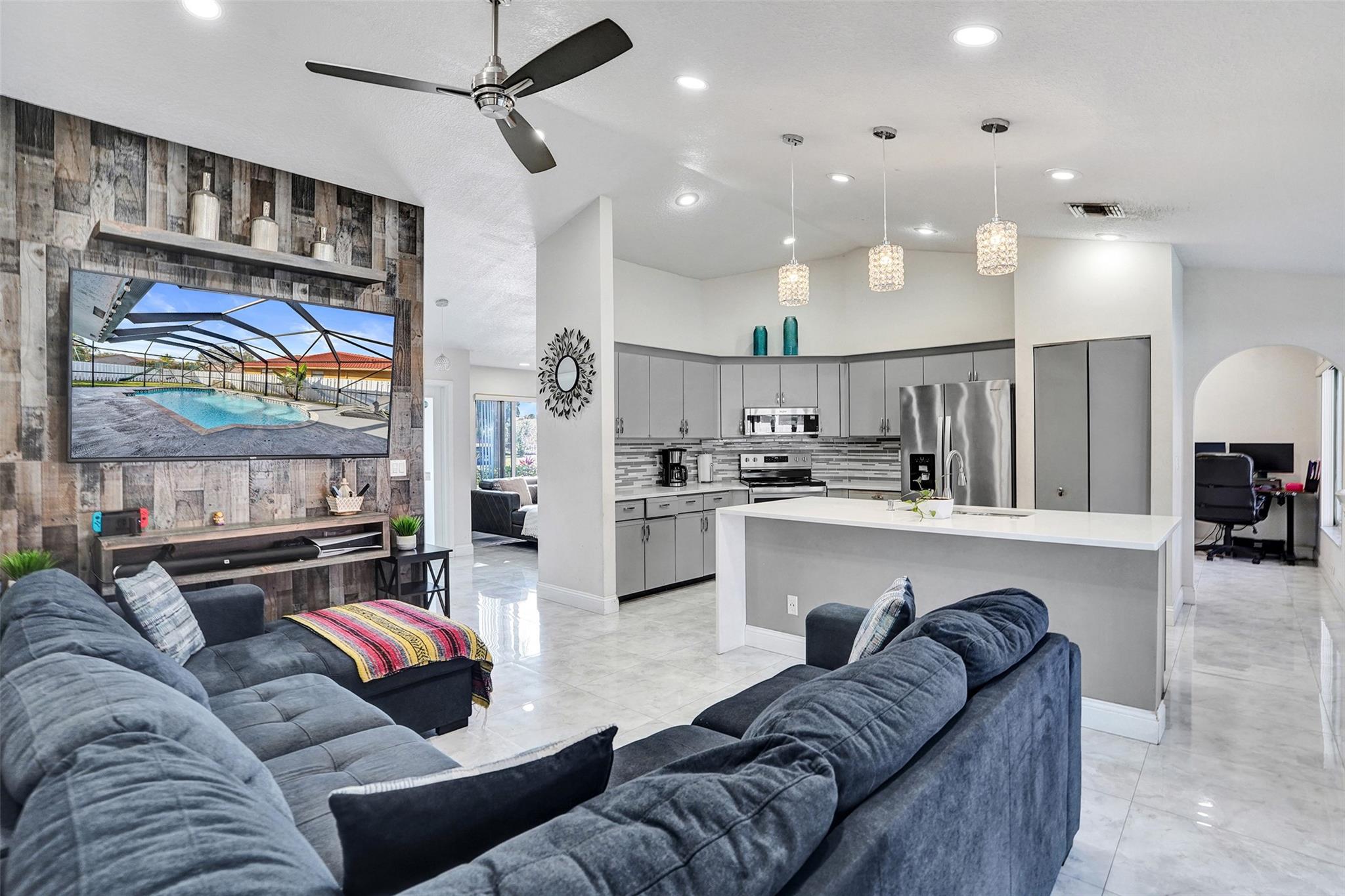 Sunflower Margate 82-38 B - Residential Lease