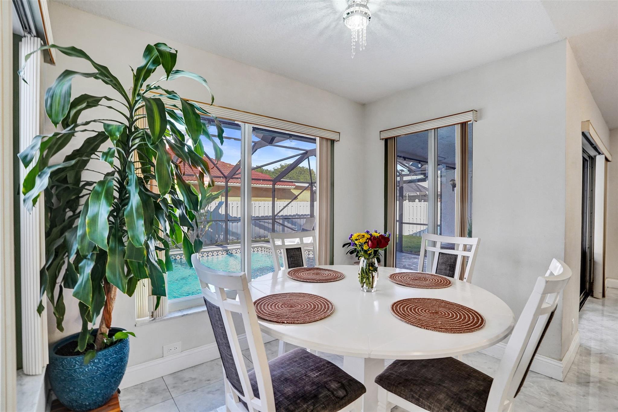 Sunflower Margate 82-38 B - Residential Lease