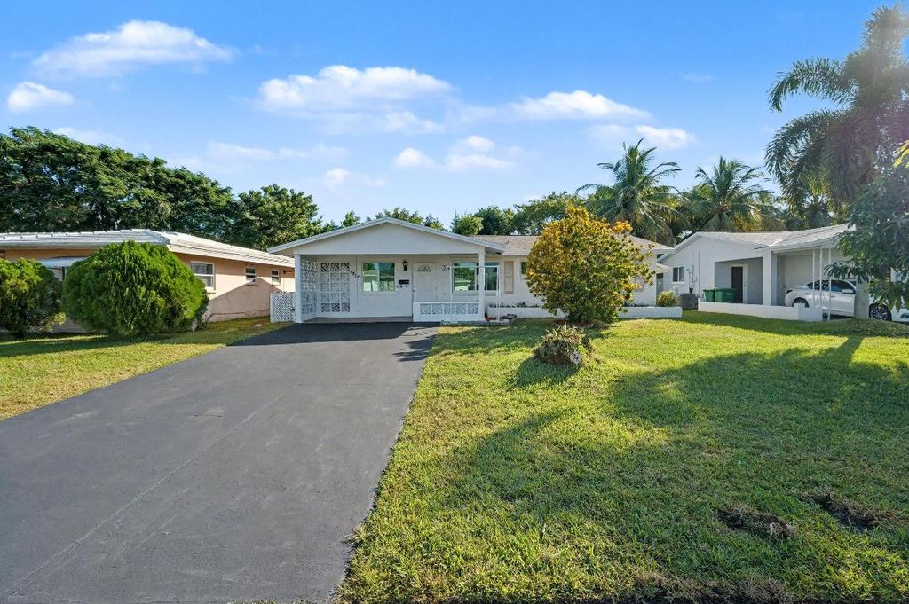 Photo of 5612 NW 49th Avenue, Tamarac, FL 33319 (MLS # R11142722)