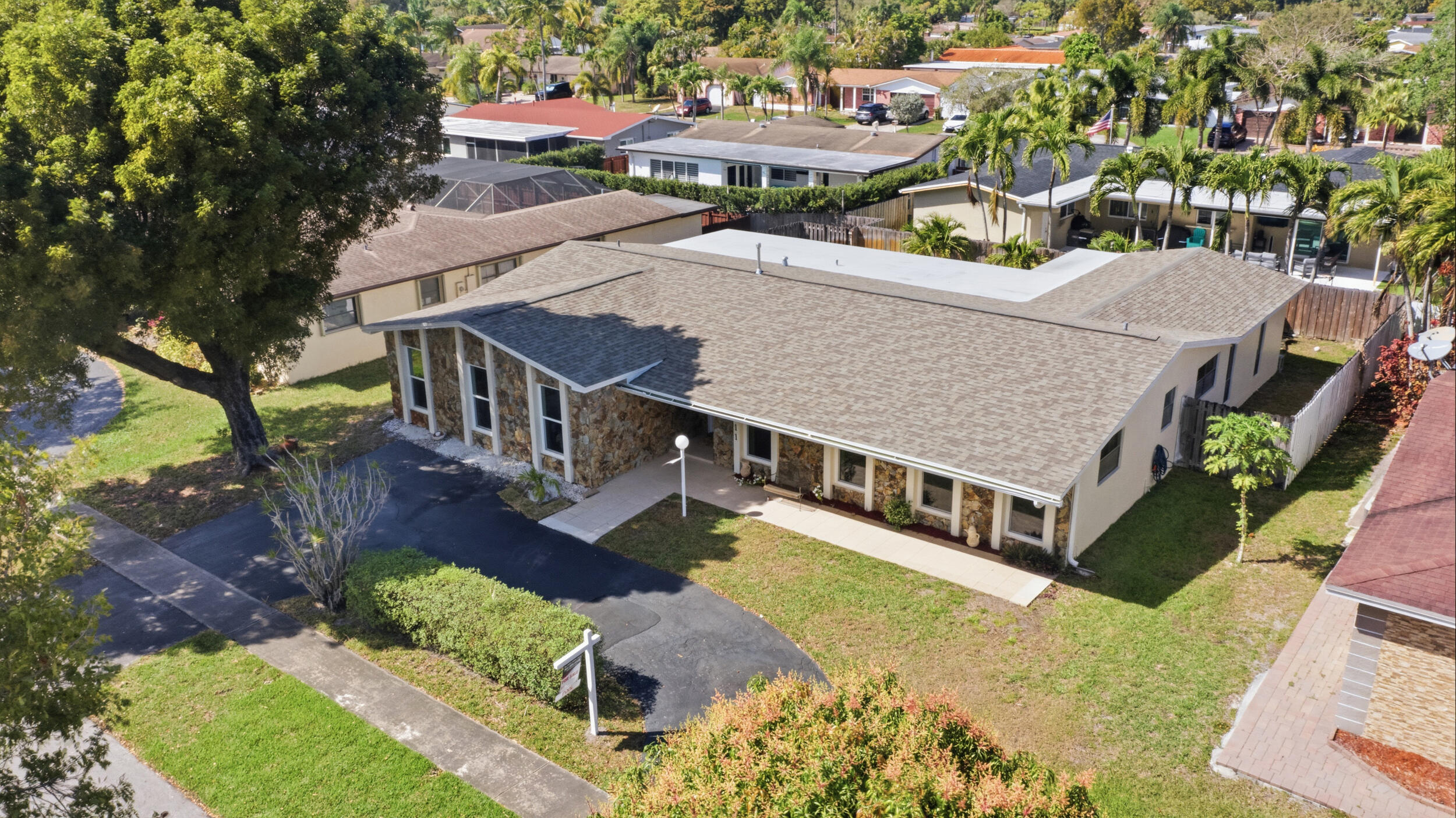 PEMBROKE LAKES SEC 6 - Residential