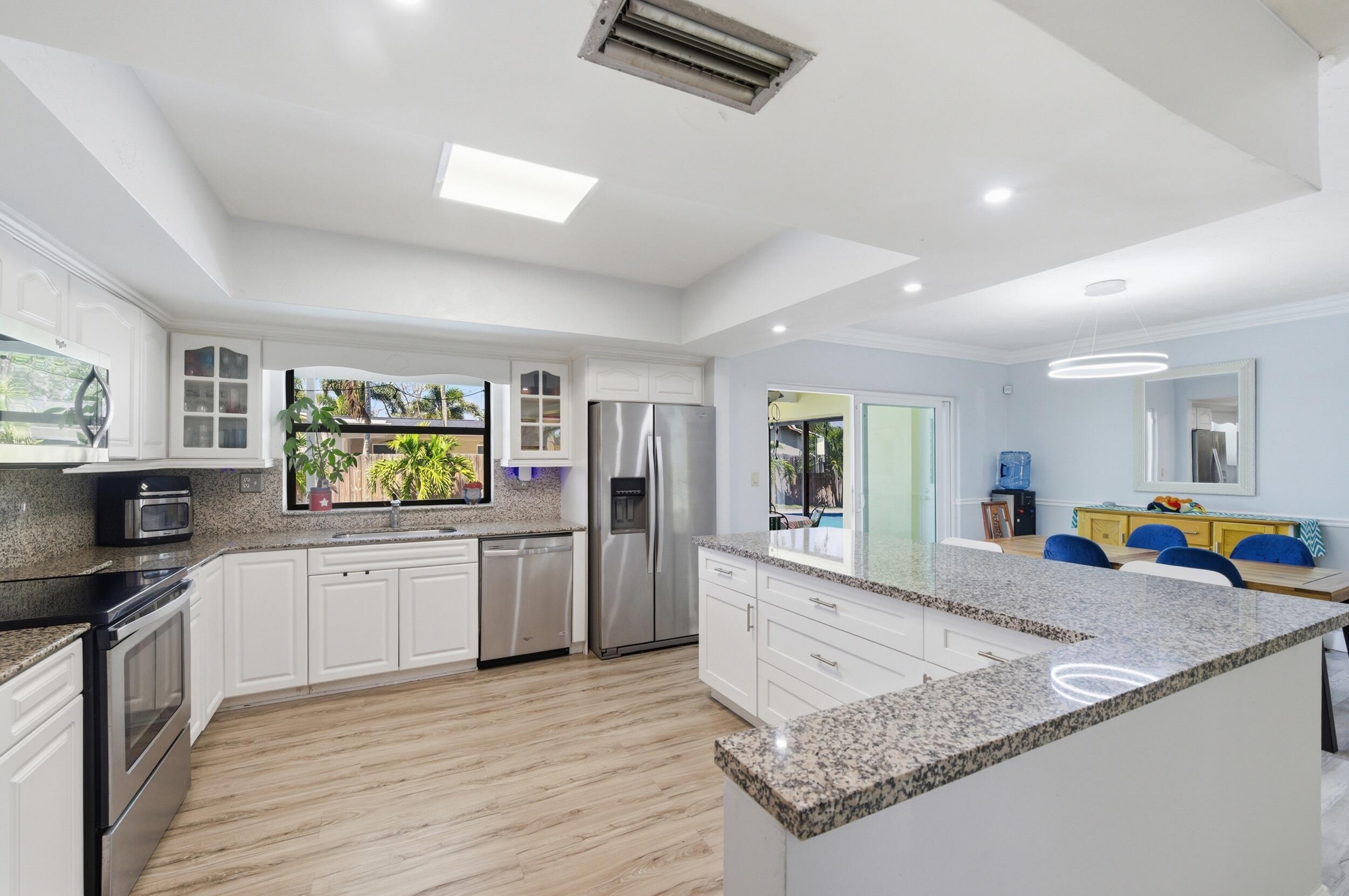 PEMBROKE LAKES SEC 6 - Residential