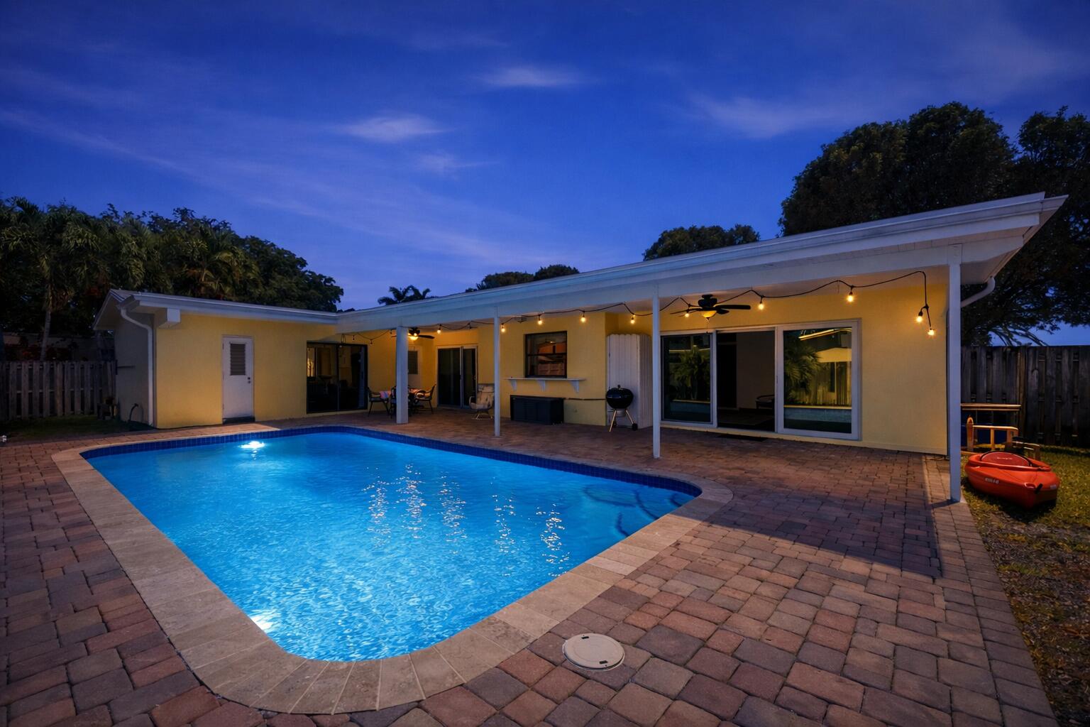 PEMBROKE LAKES SEC 6 - Residential