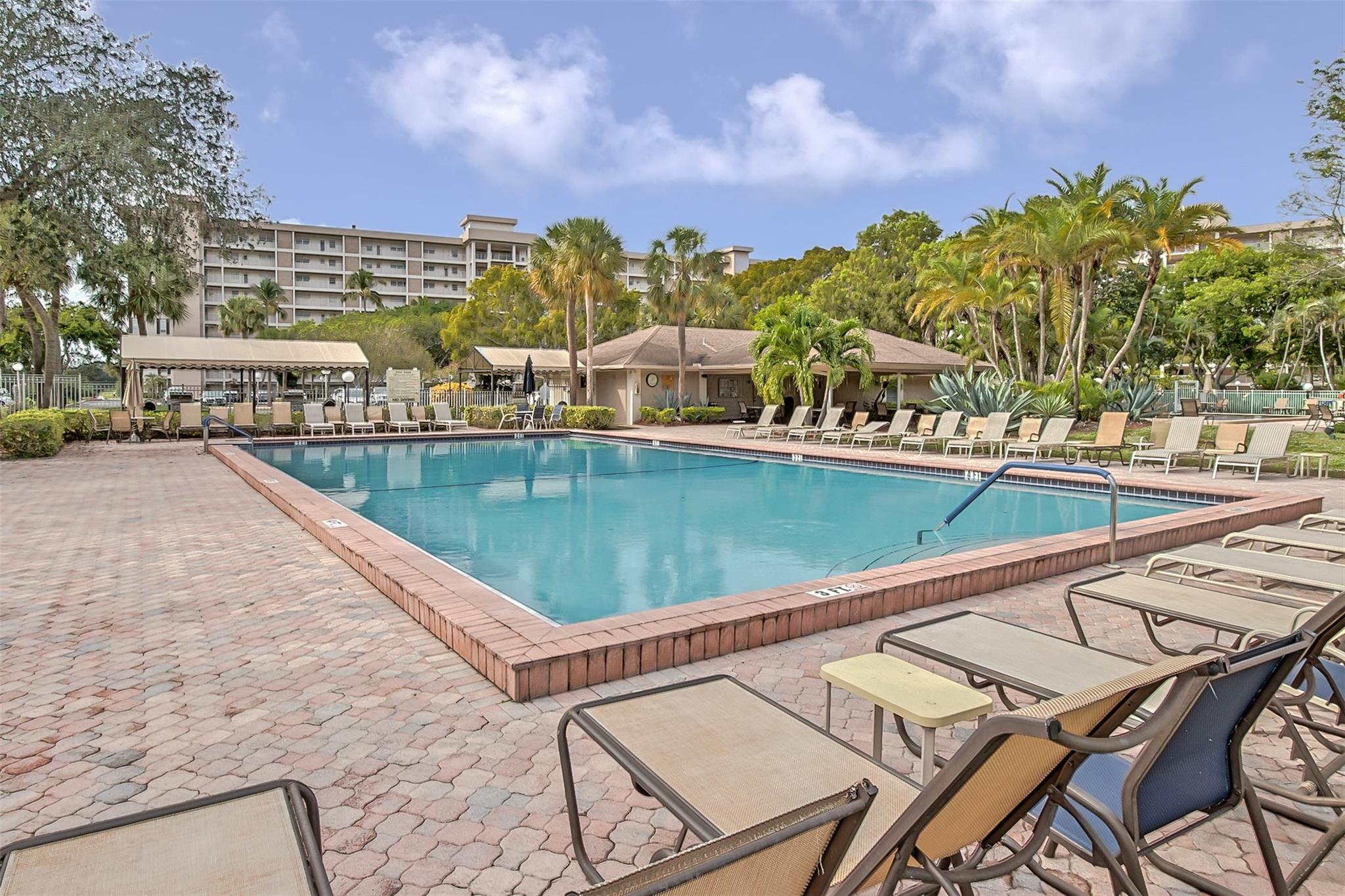 NO 22 PALM-AIRE COUNTRY C - Residential Lease