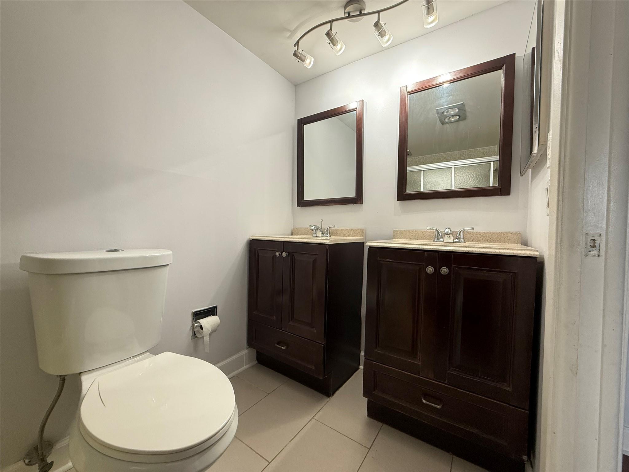 NO 22 PALM-AIRE COUNTRY C - Residential Lease