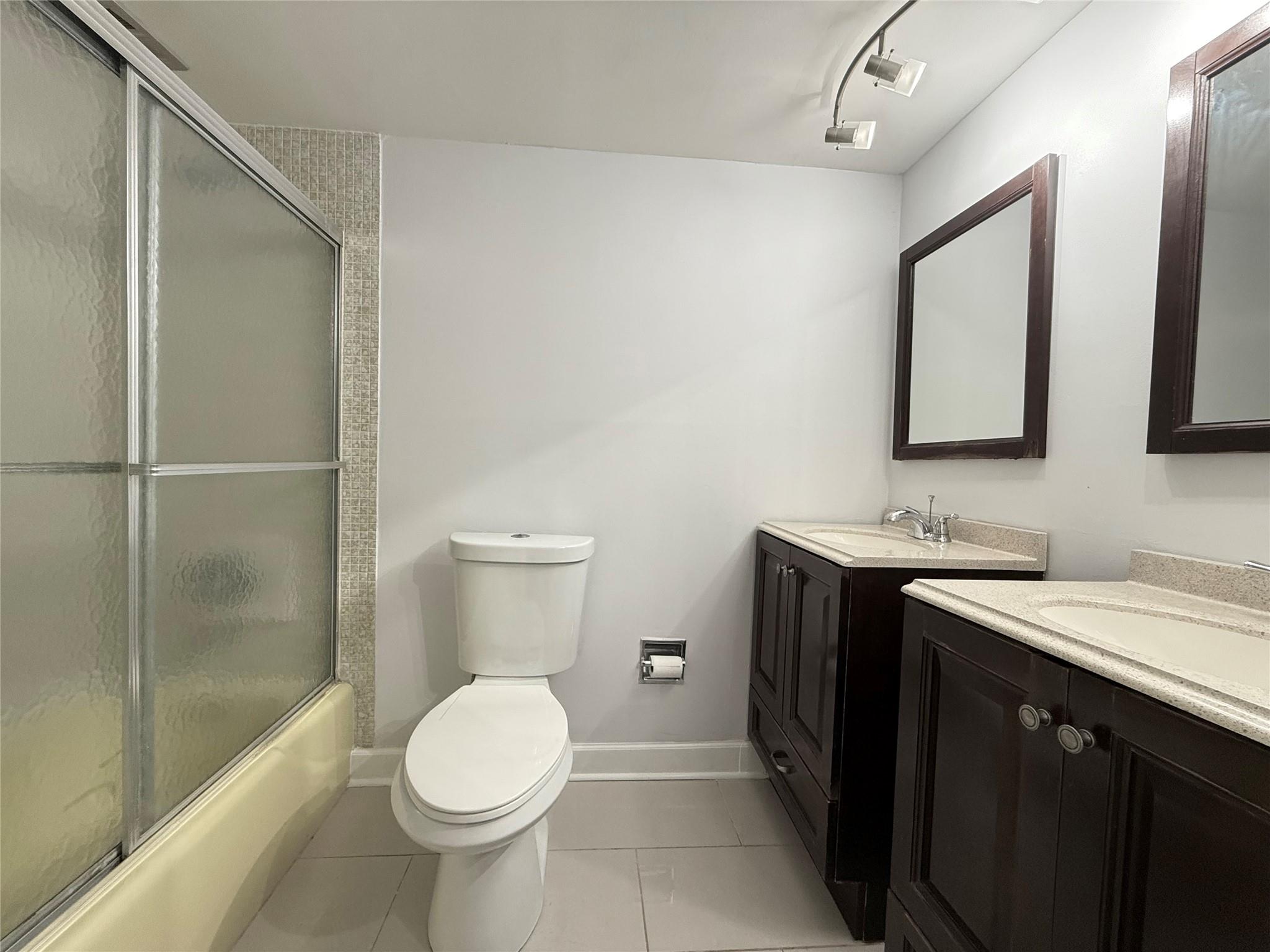 NO 22 PALM-AIRE COUNTRY C - Residential Lease