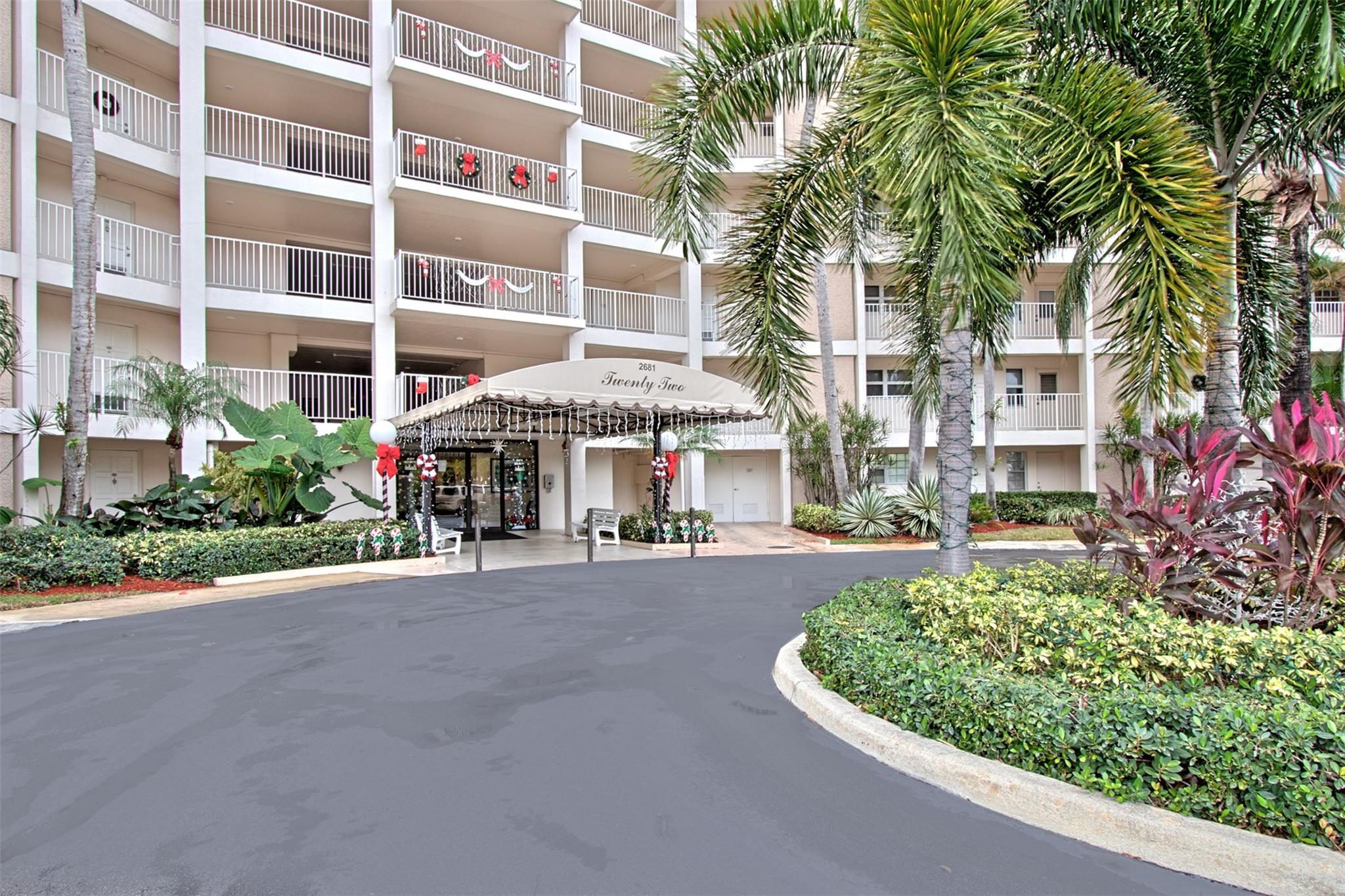 NO 22 PALM-AIRE COUNTRY C - Residential Lease