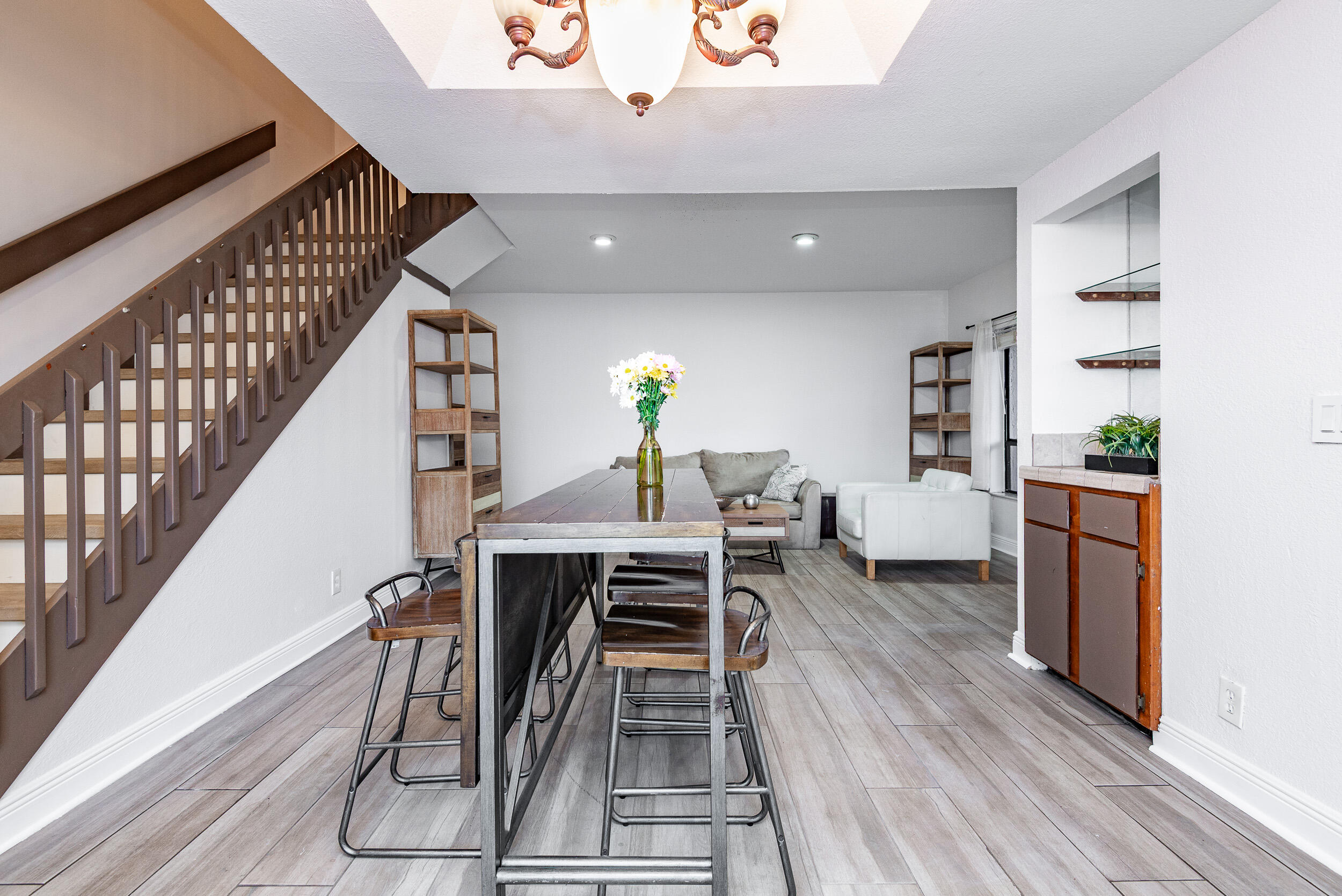 CHATEAU ON THE KNOLL - Residential