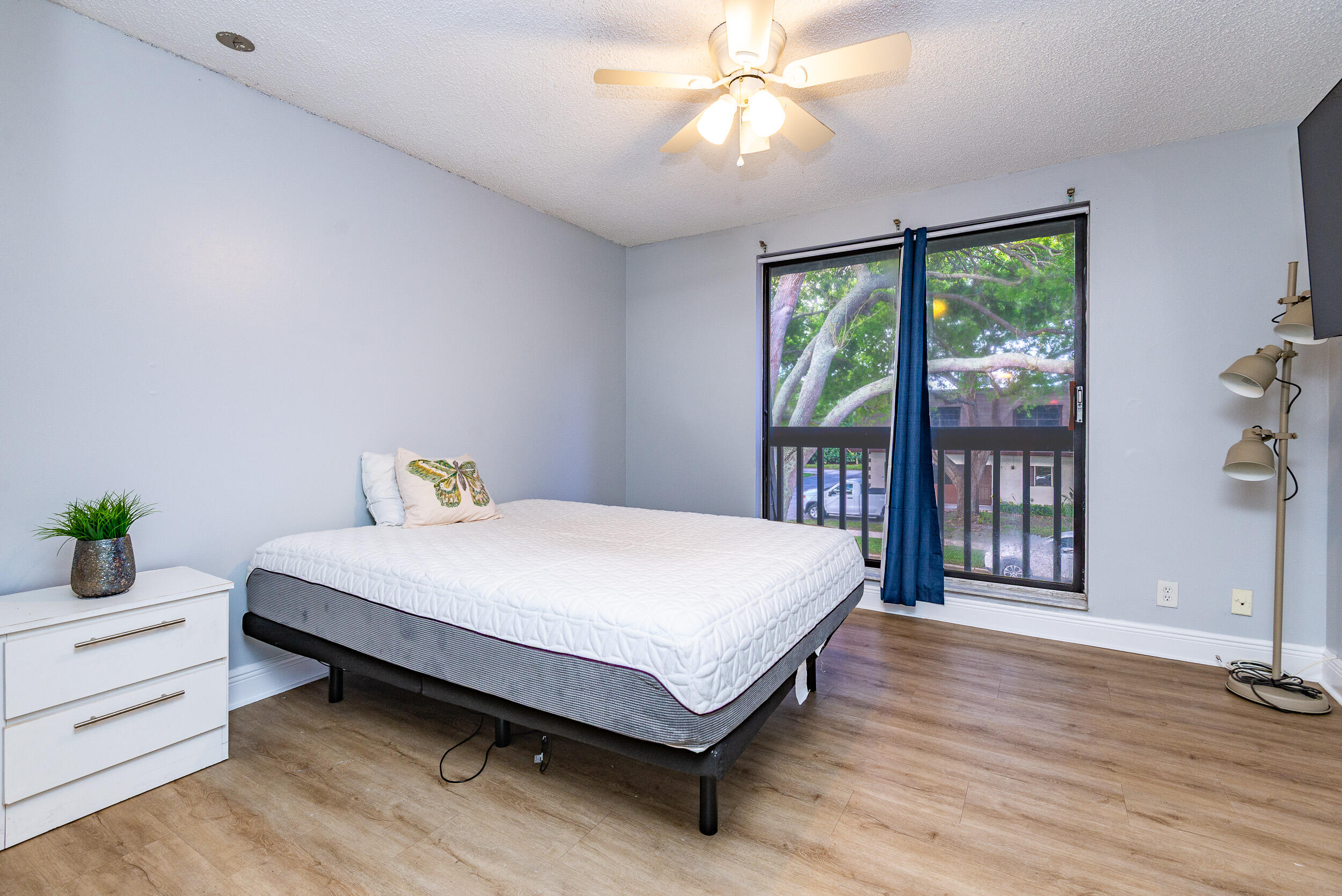 CHATEAU ON THE KNOLL - Residential